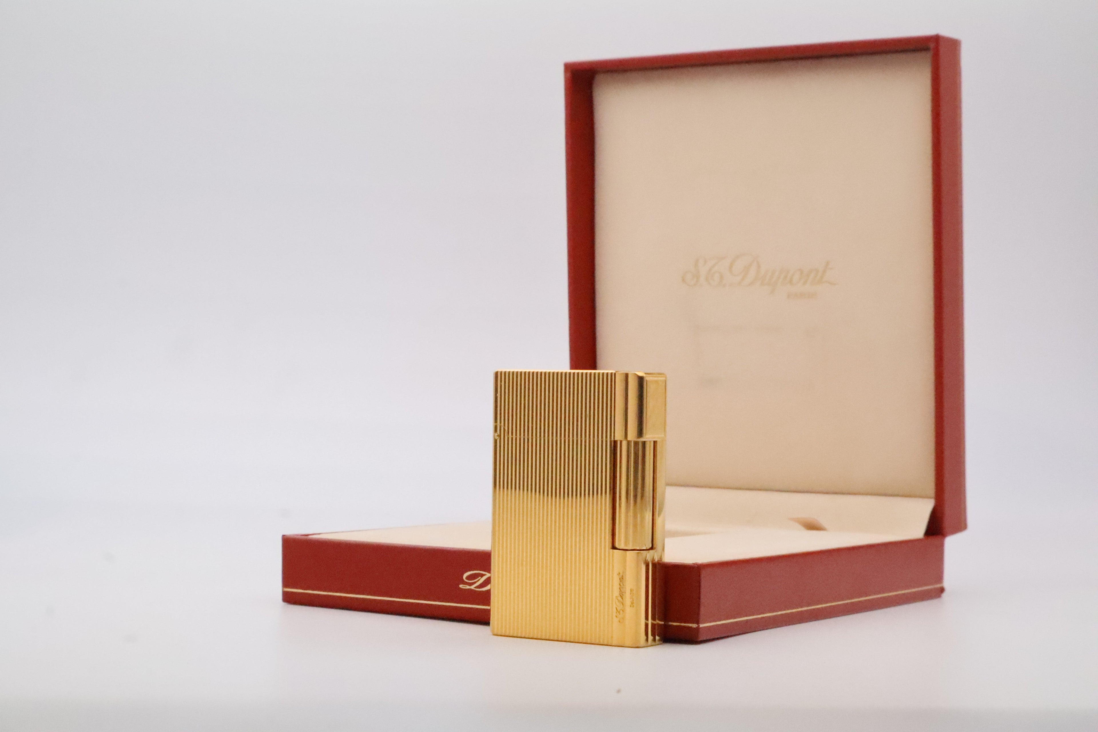 What Is a Vintage S.T. Dupont Lighter Worth? A Value Guide
