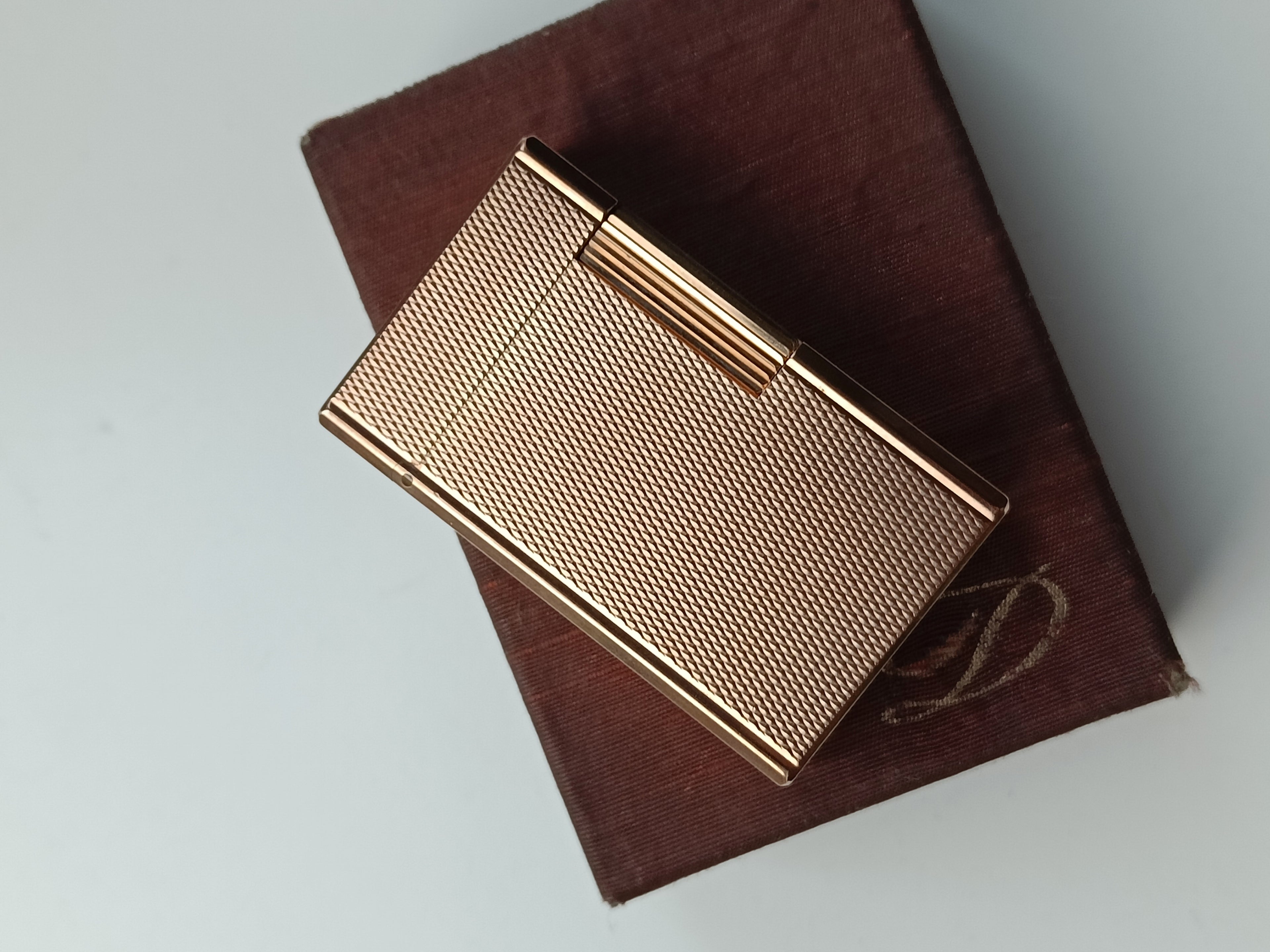 Mint S.T. Dupont Ligne 1 pattern gold with box and papers
