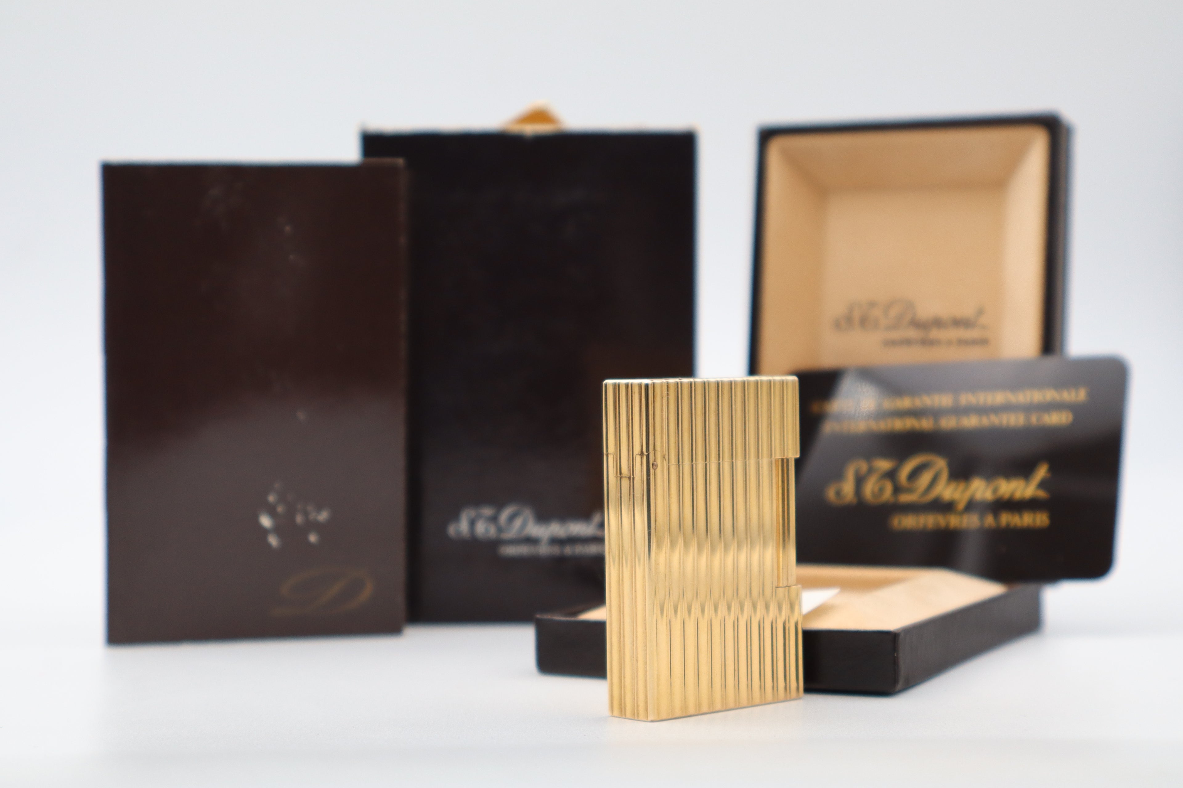 S.T. Dupont Ligne 2 gold vertical stripes NEW OLD STOCK lighter small model