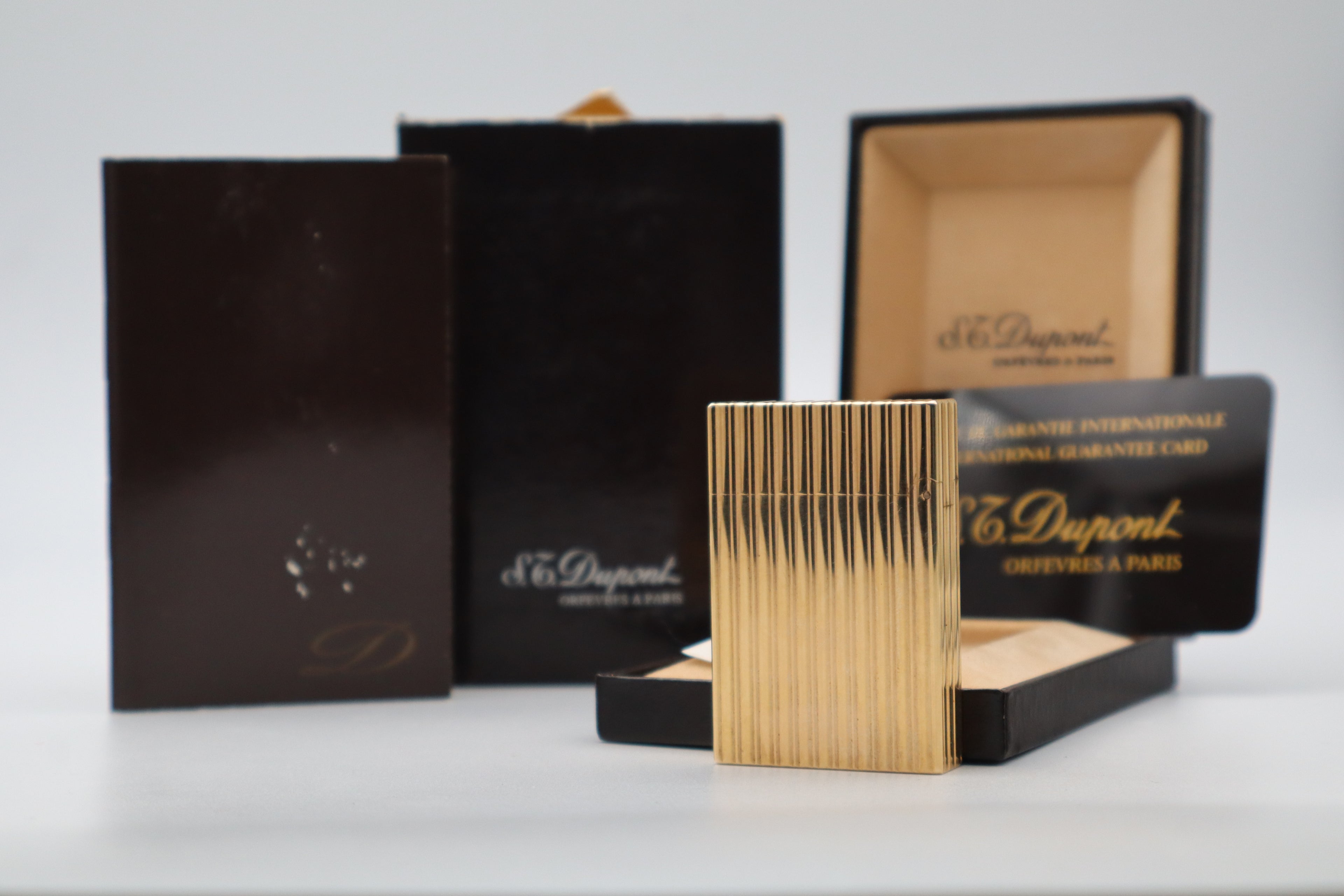 S.T. Dupont Ligne 2 gold vertical stripes NEW OLD STOCK lighter small model