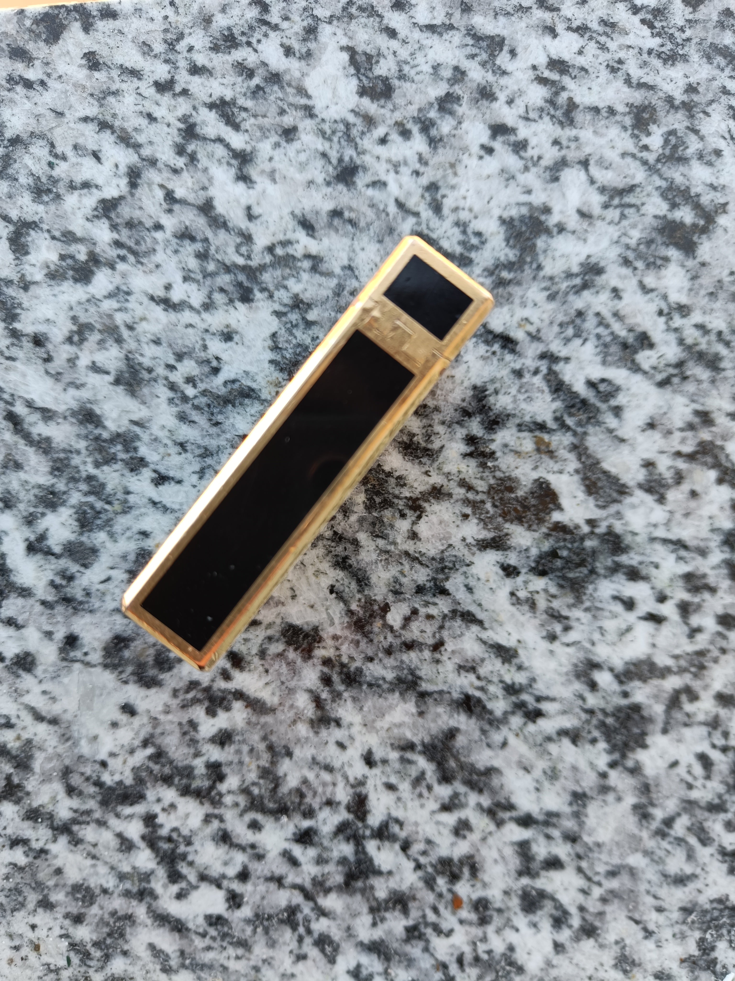 ST Dupont Ligne 1 laque de chine noir | Avenue of Aesthetic