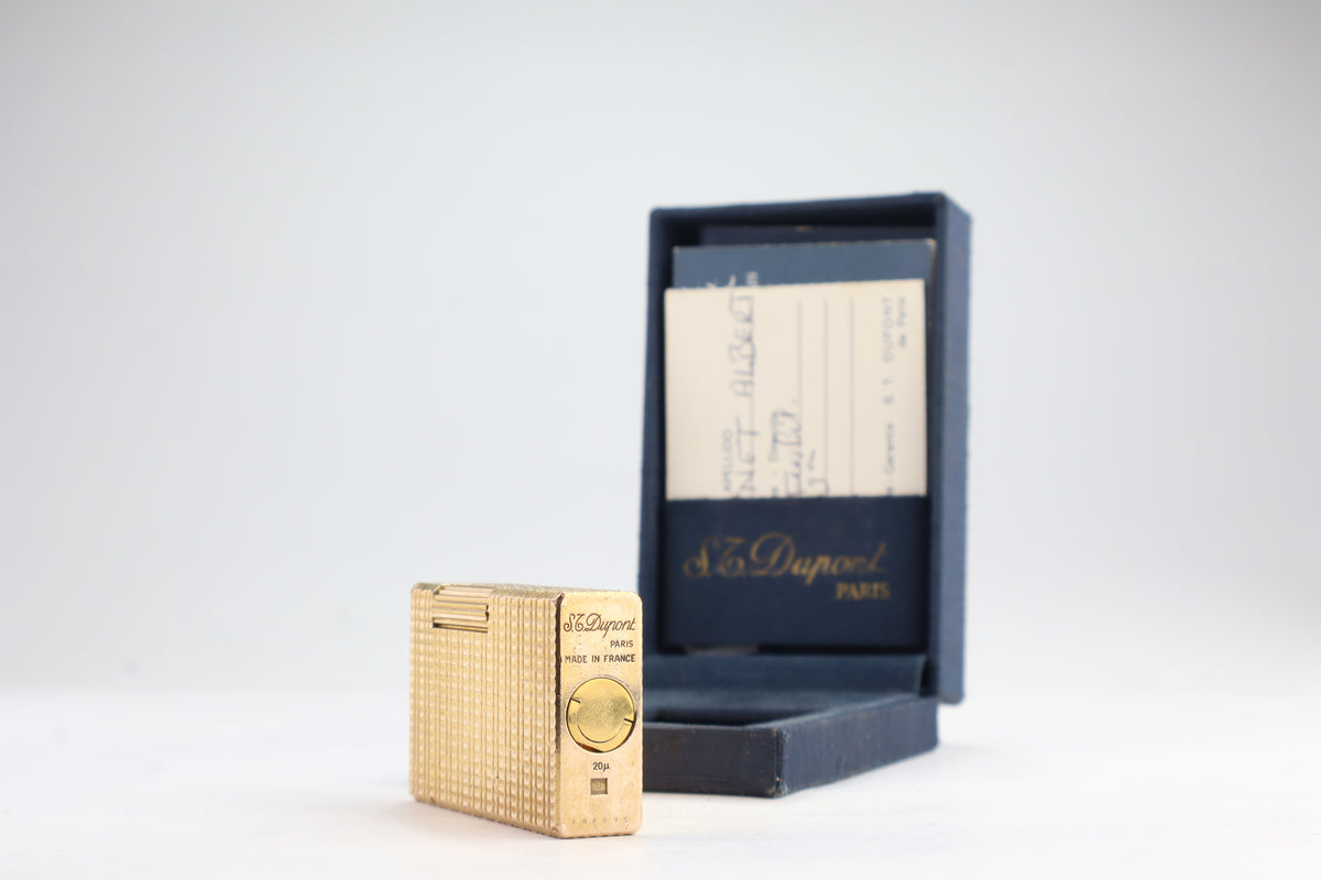 Base of the S.T. Dupont Ligne 1 BR lighter, engraved S.T. Dupont Paris Made in France