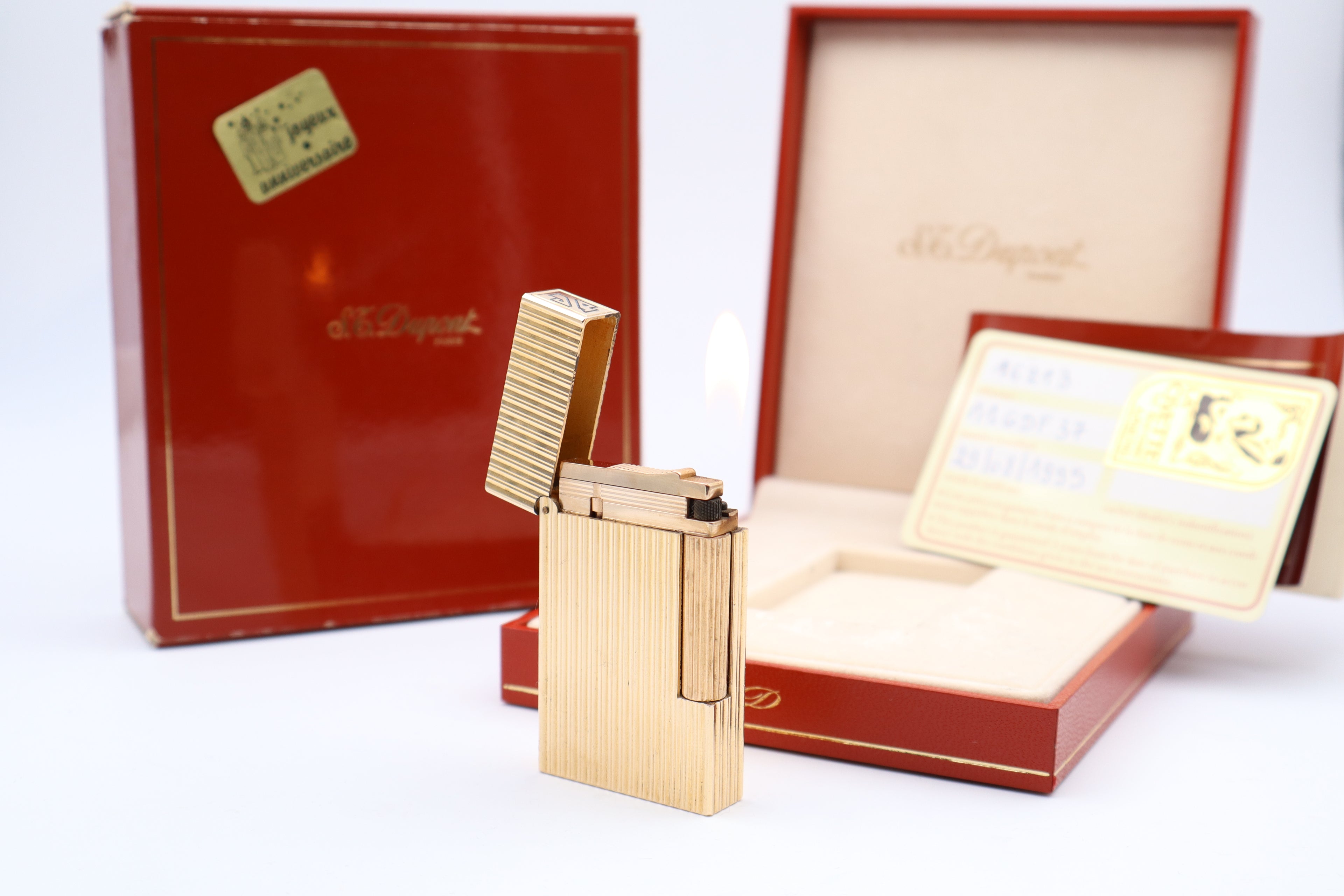 S.T. Dupont Ligne 2 Gold vertical stripes with box