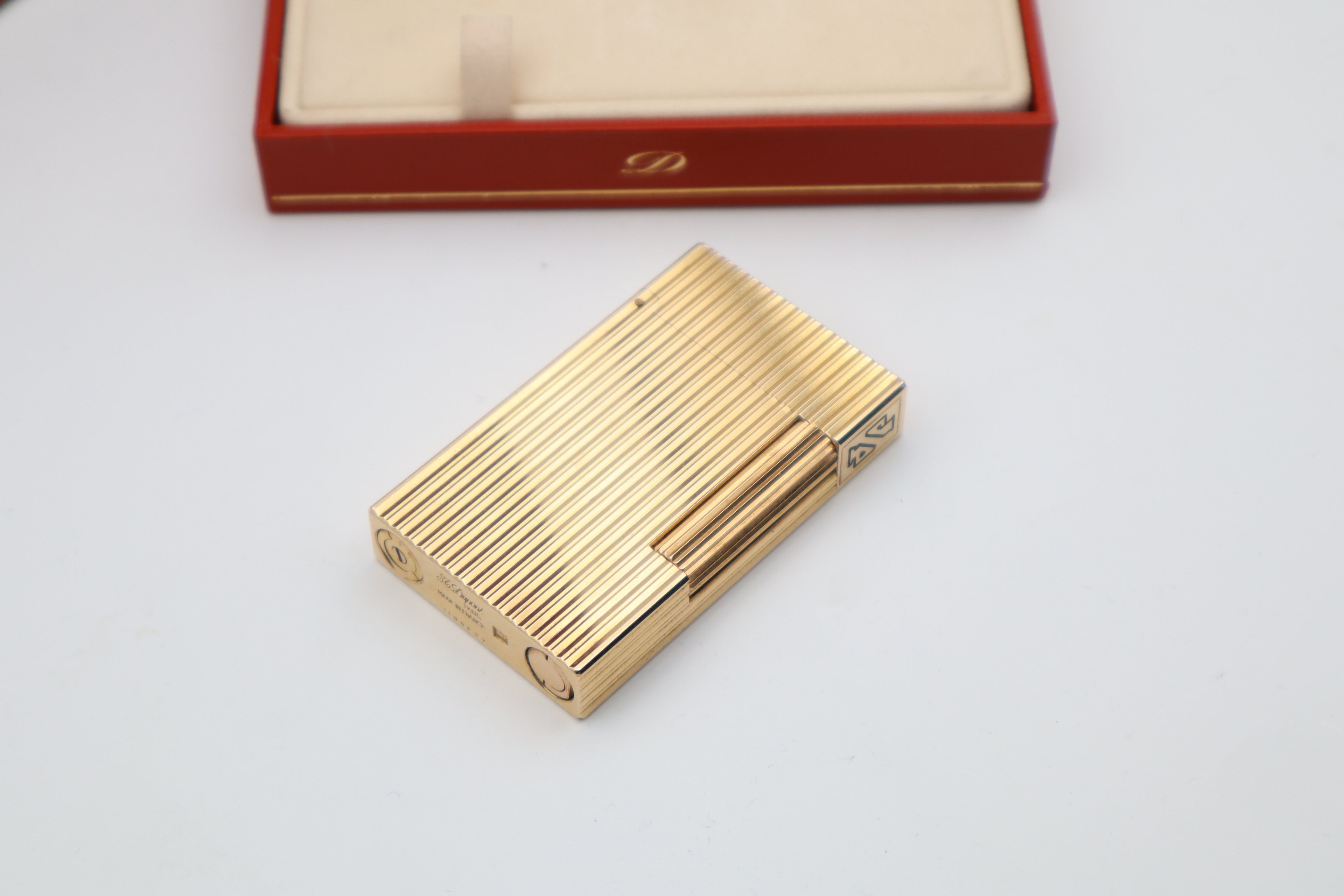S.T. Dupont Ligne 2 Gold vertical stripes with box