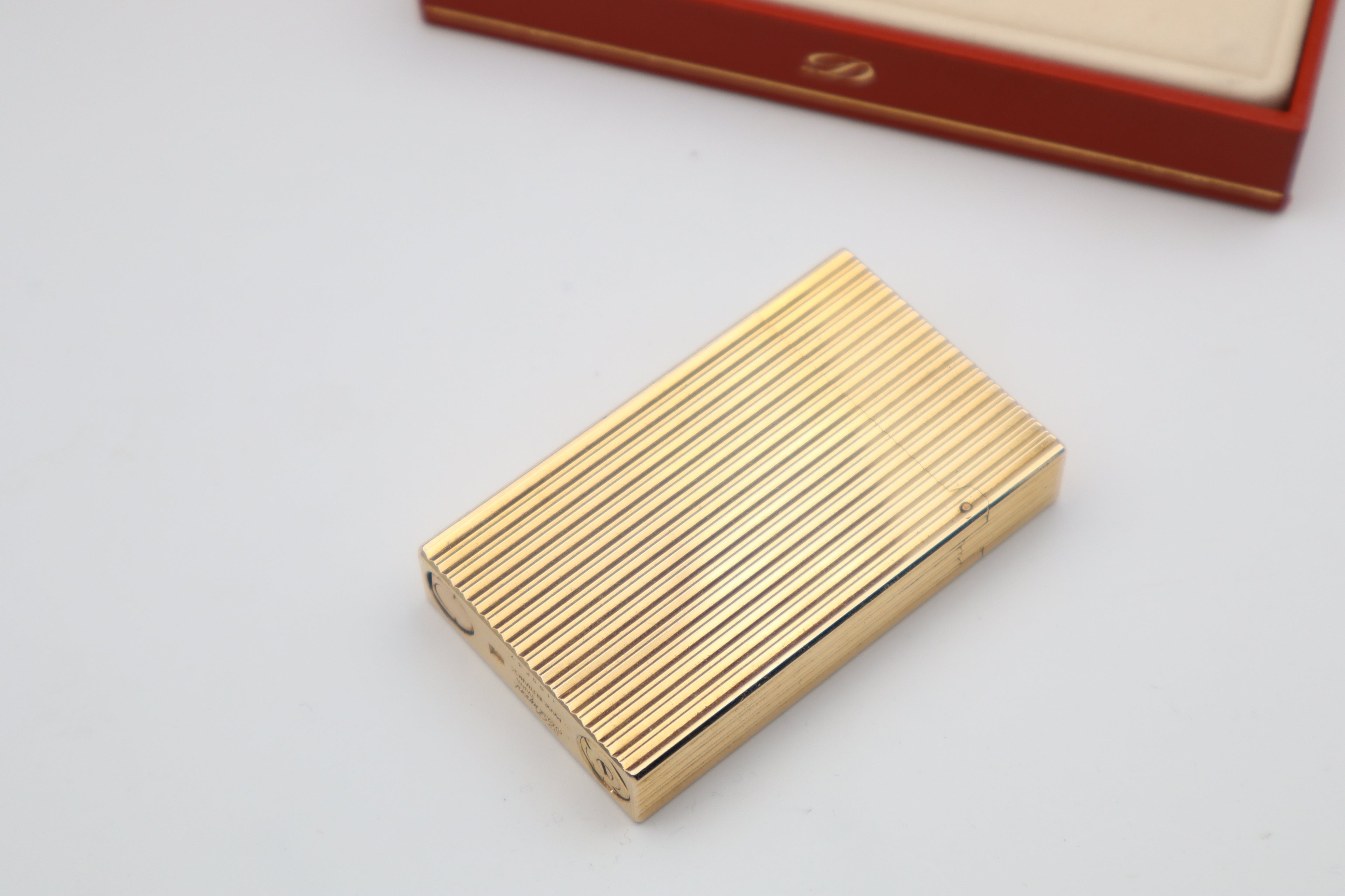 S.T. Dupont Ligne 2 Gold vertical stripes with box
