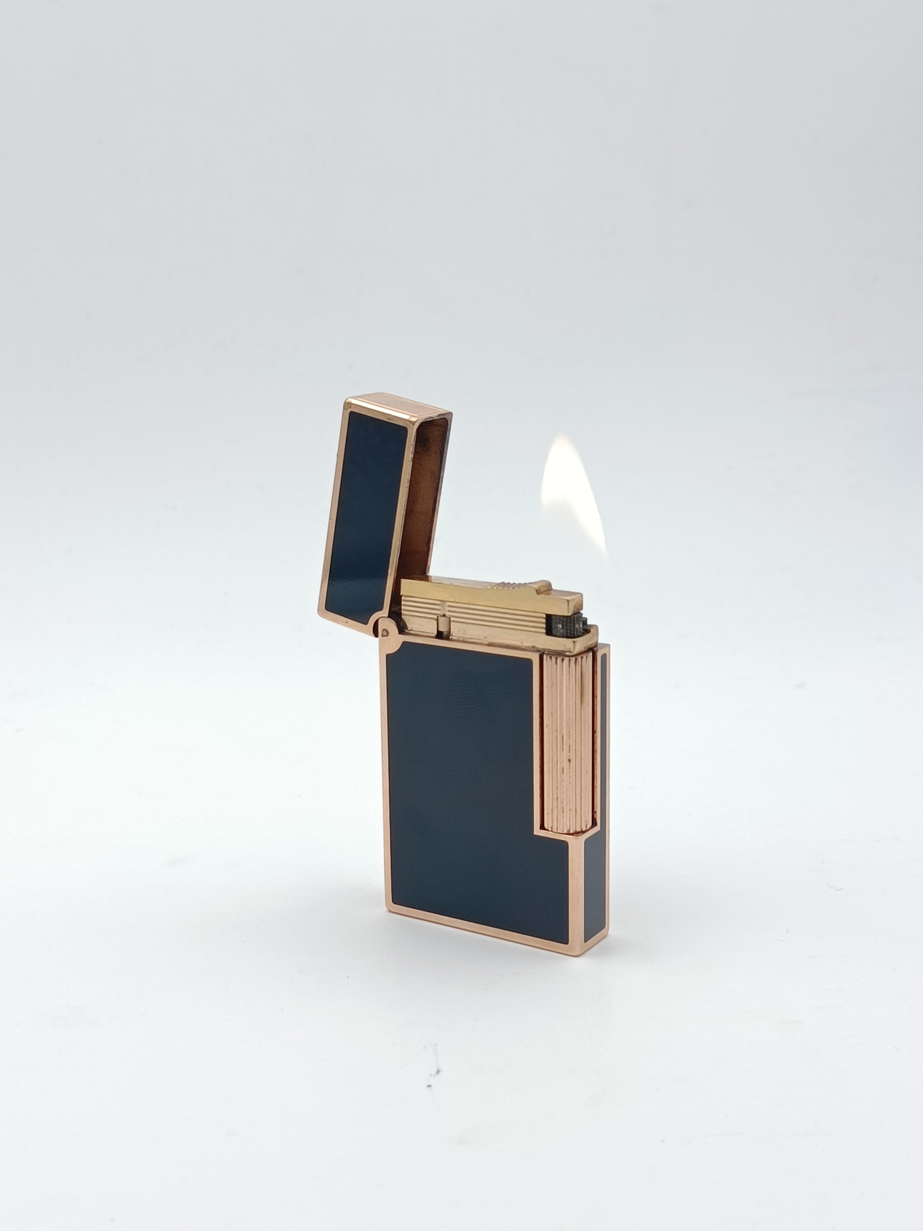 S.T. Dupont Ligne 2 dual flame laque de chine Blue