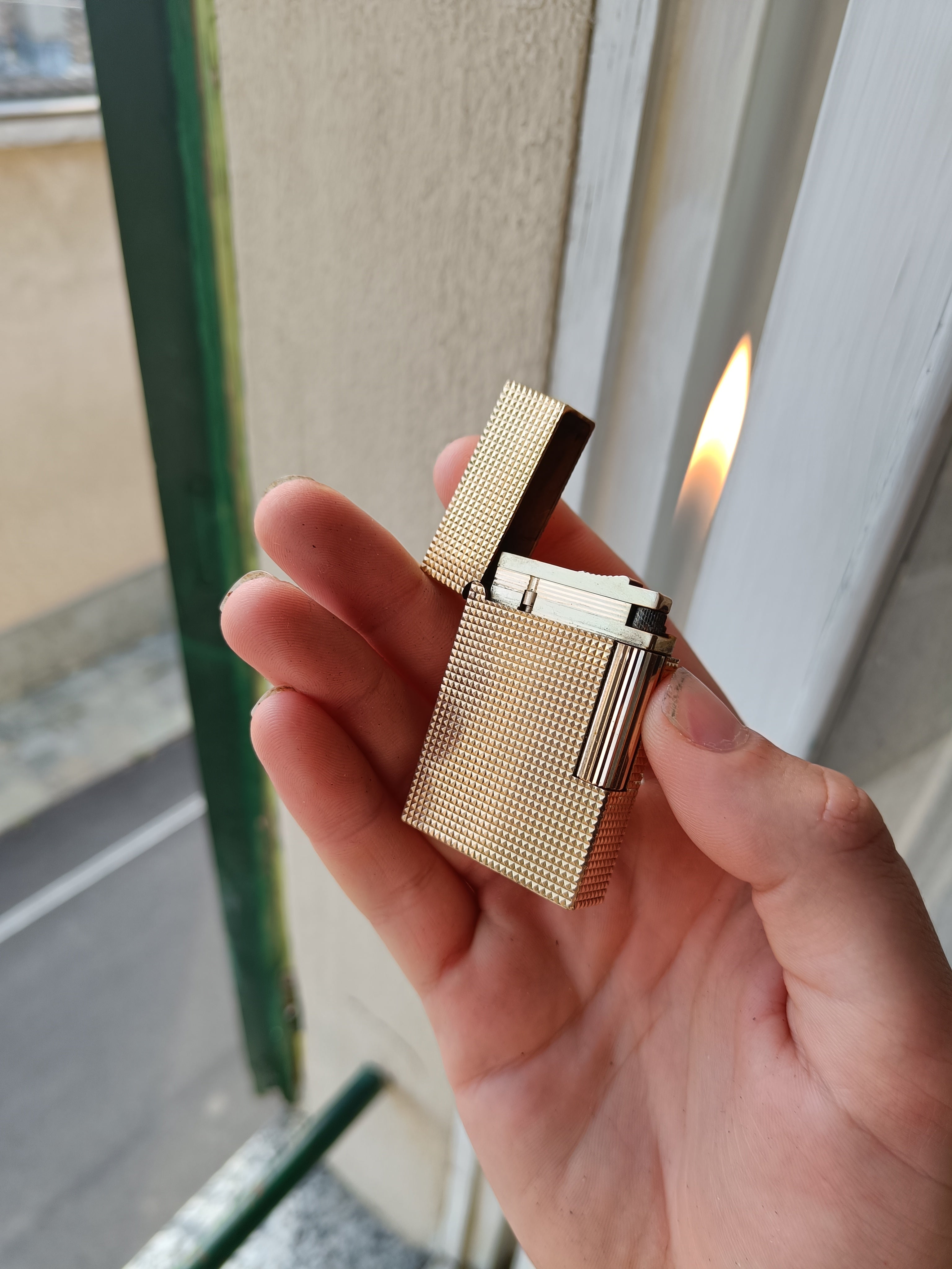S.T. Dupont Ligne 2 Diamond Tip Gold | Avenue of Aesthetic