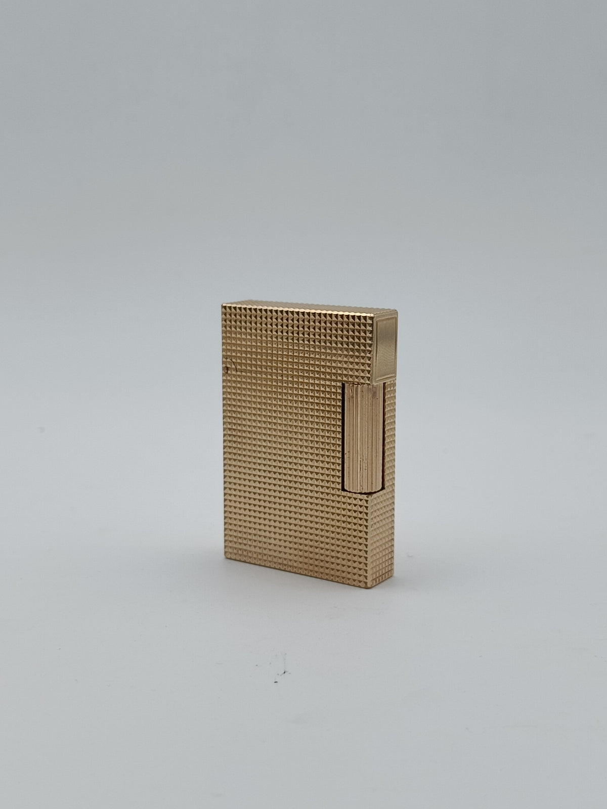 S.T. Dupont Ligne 2 Diamond Tip Gold | Avenue of Aesthetic