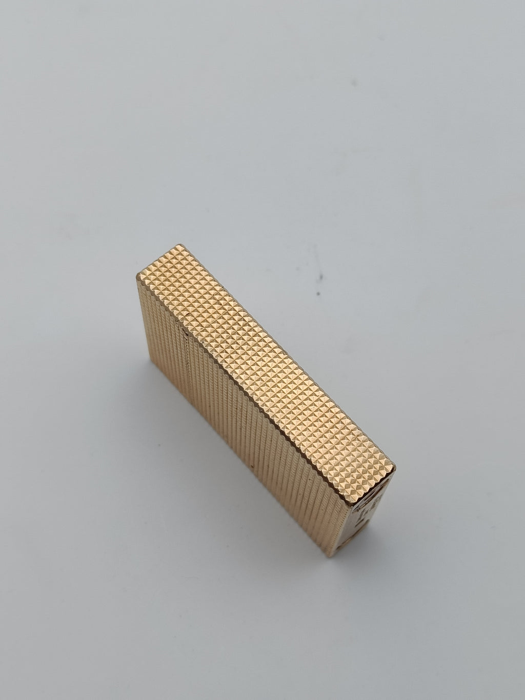 S.T. Dupont Ligne 2 Diamond Tip Gold | Avenue of Aesthetic