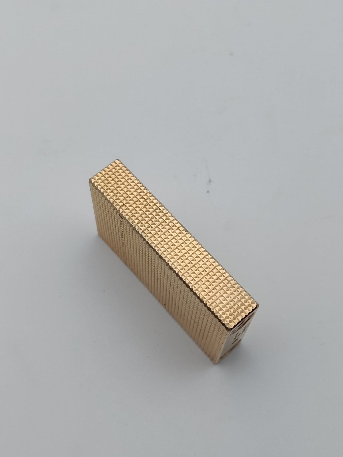 S.T. Dupont Ligne 2 Diamond Tip Gold | Avenue of Aesthetic