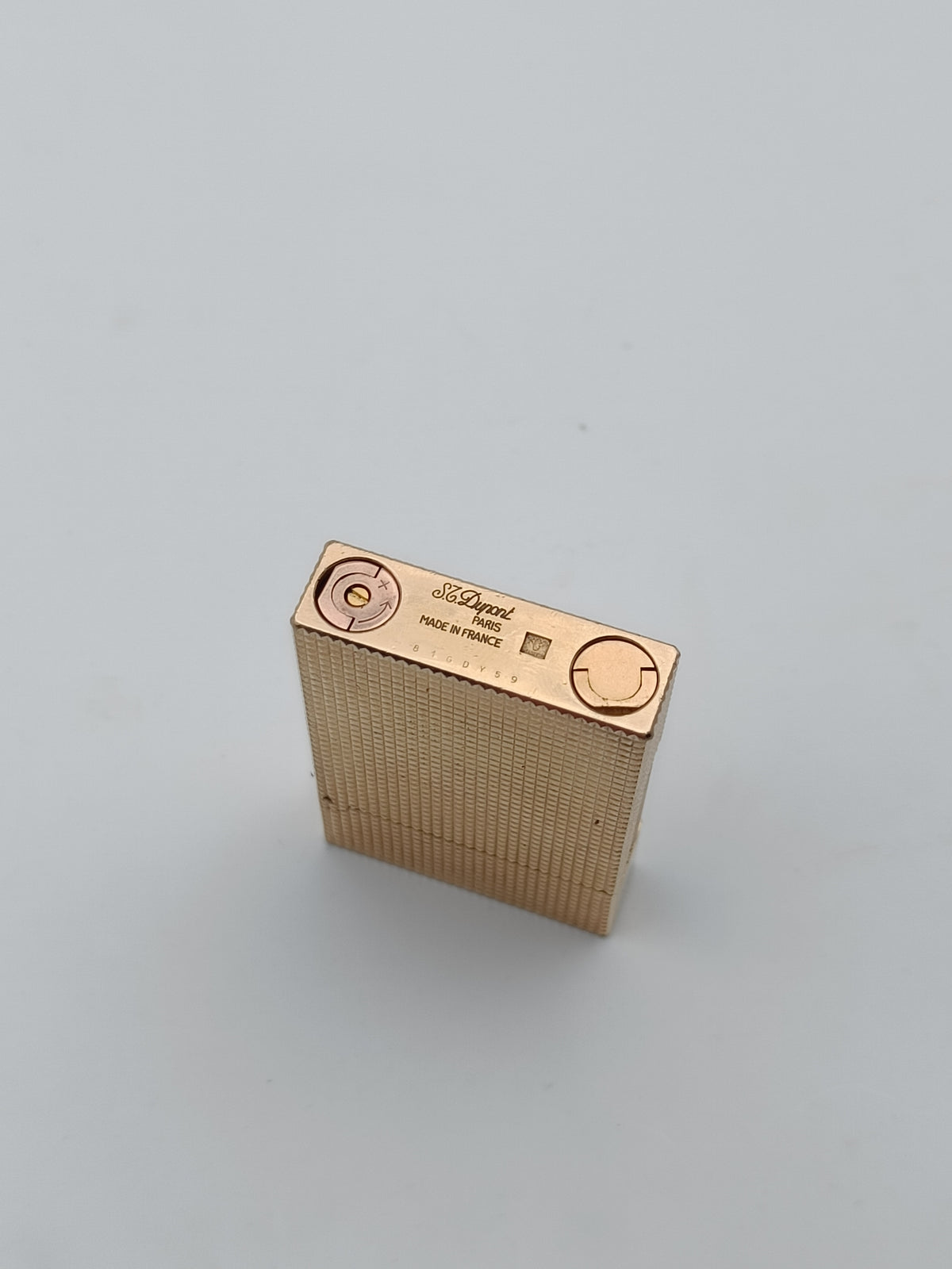 S.T. Dupont Ligne 2 Diamond Tip Gold | Avenue of Aesthetic