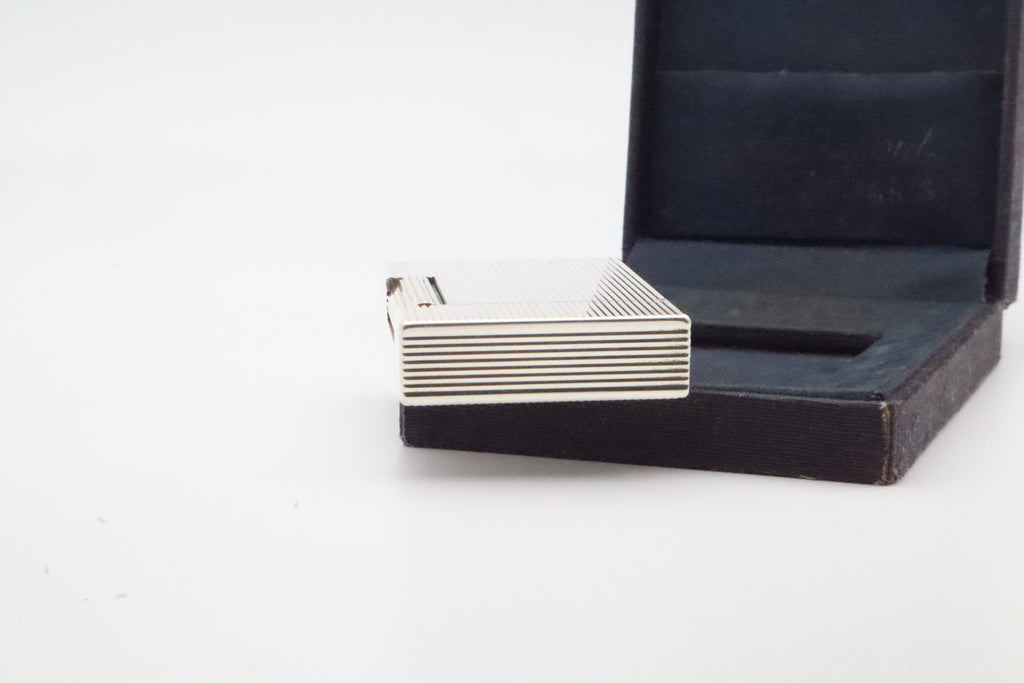 S.T. Dupont Ligne 2 silver vertical stripes lighter