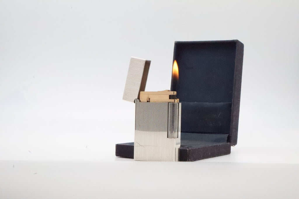 S.T. Dupont Ligne 2 silver vertical stripes lighter