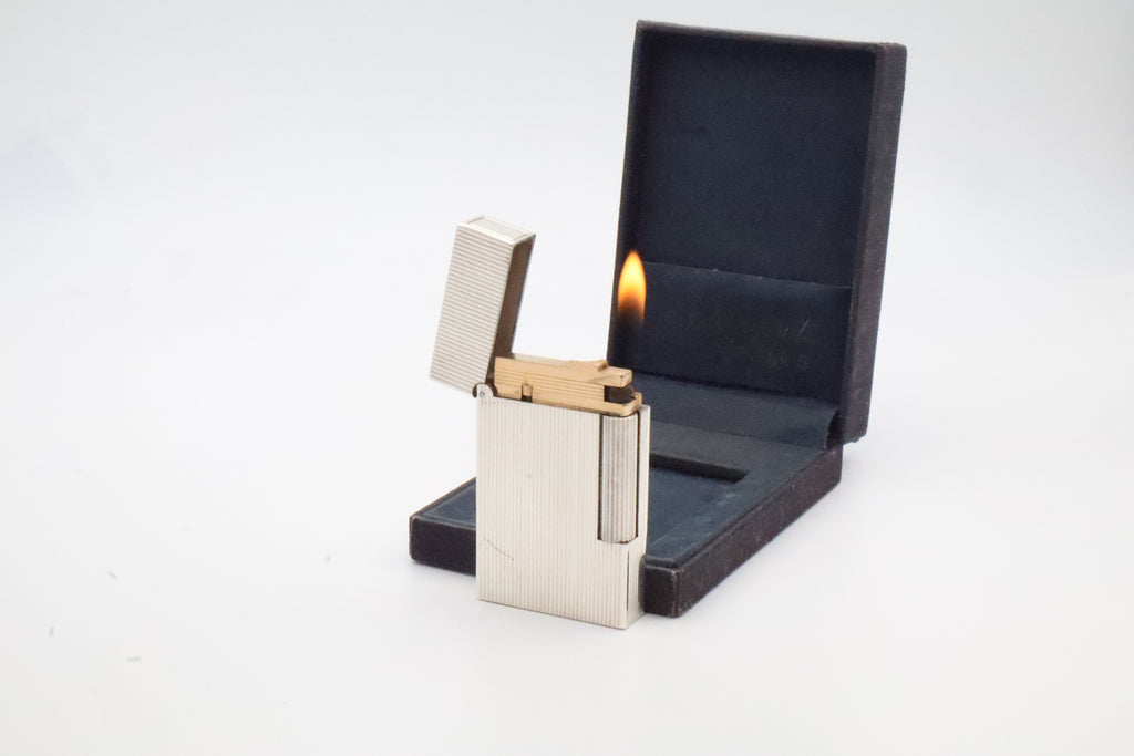 S.T. Dupont Ligne 2 silver vertical stripes lighter