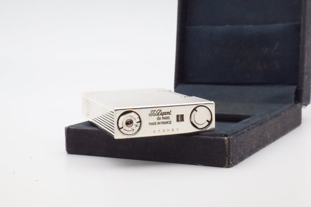 S.T. Dupont Ligne 2 silver vertical stripes lighter