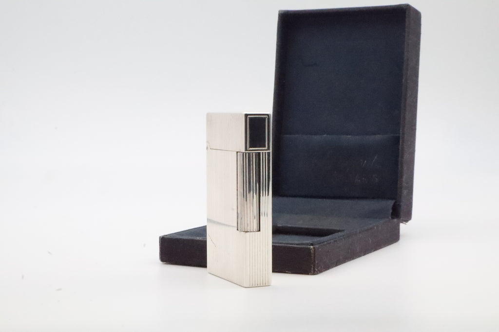 S.T. Dupont Ligne 2 silver vertical stripes lighter