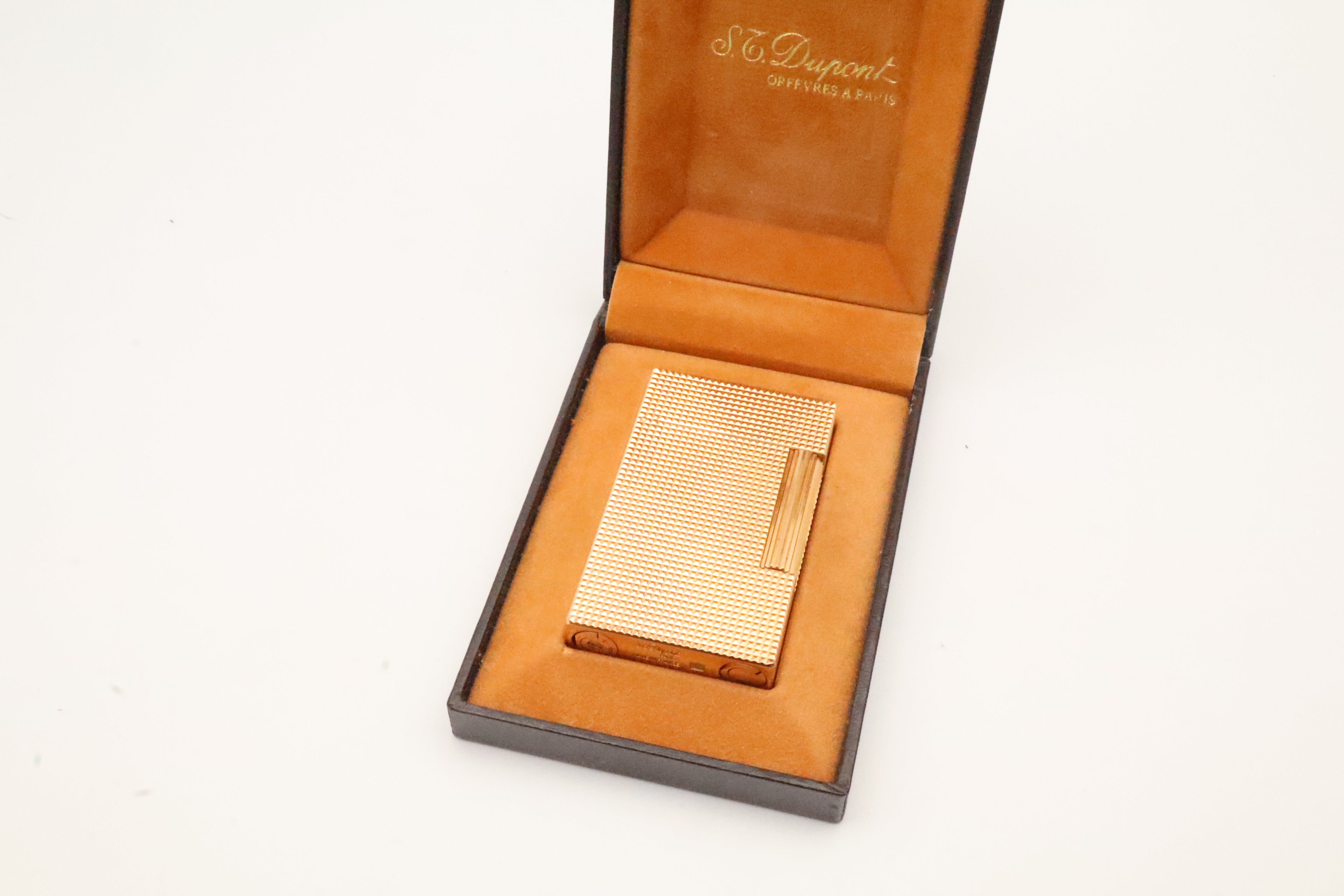 S.T. Dupont Ligne 2 Diamond Tip lighter