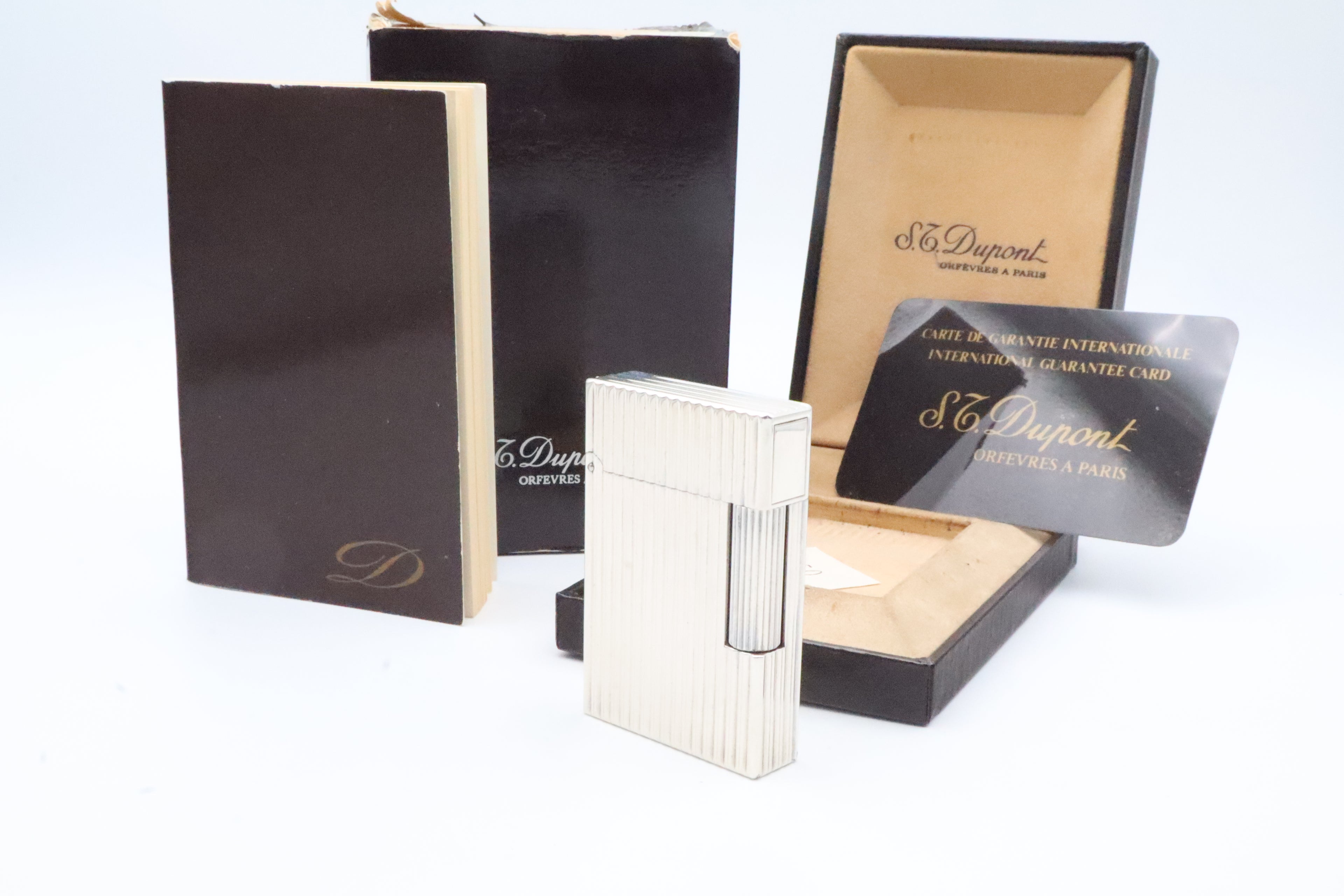 S.T. Dupont Ligne 2 Silver vertical stripes NOS lighter