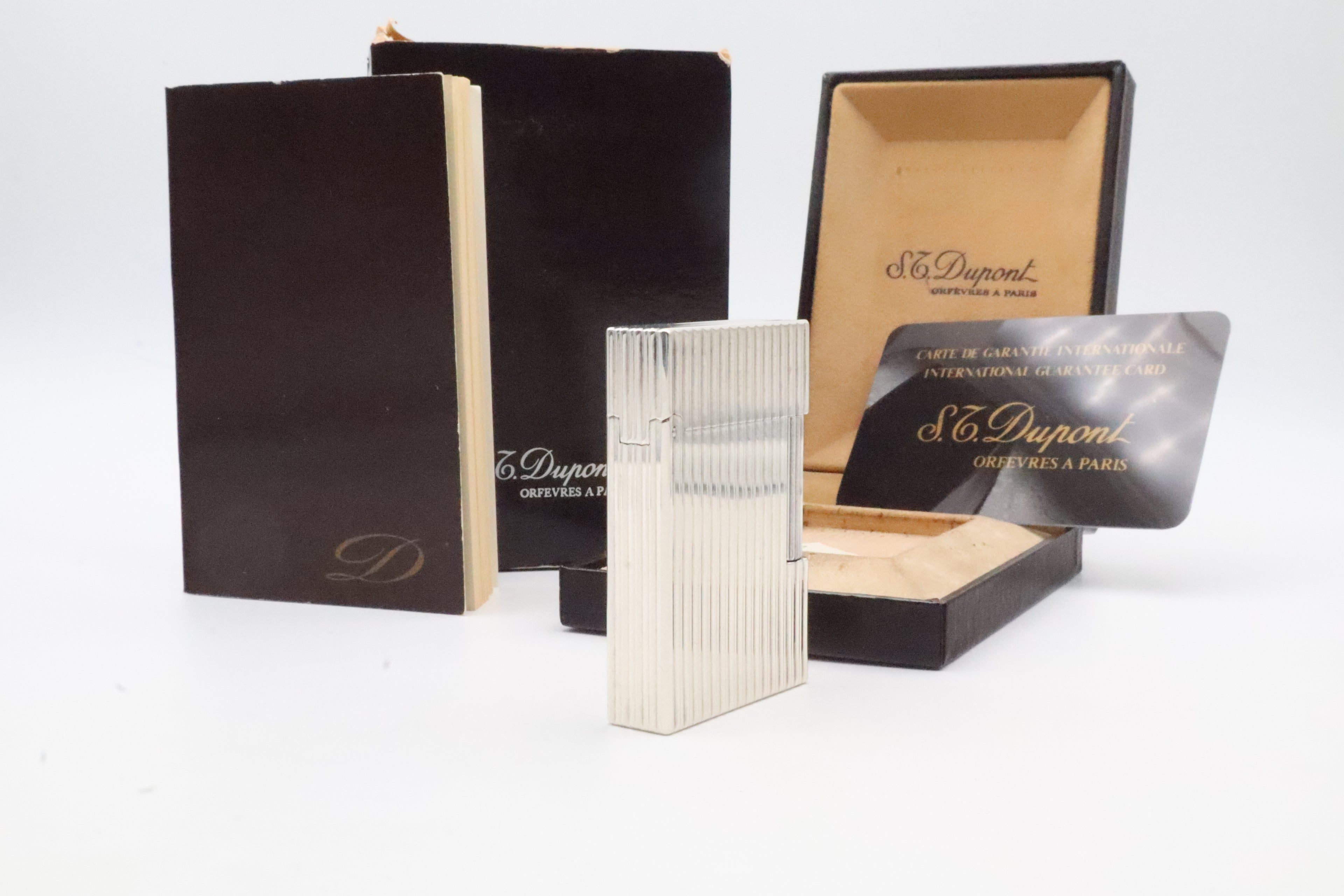 S.T. Dupont Ligne 2 Silver vertical stripes NOS lighter