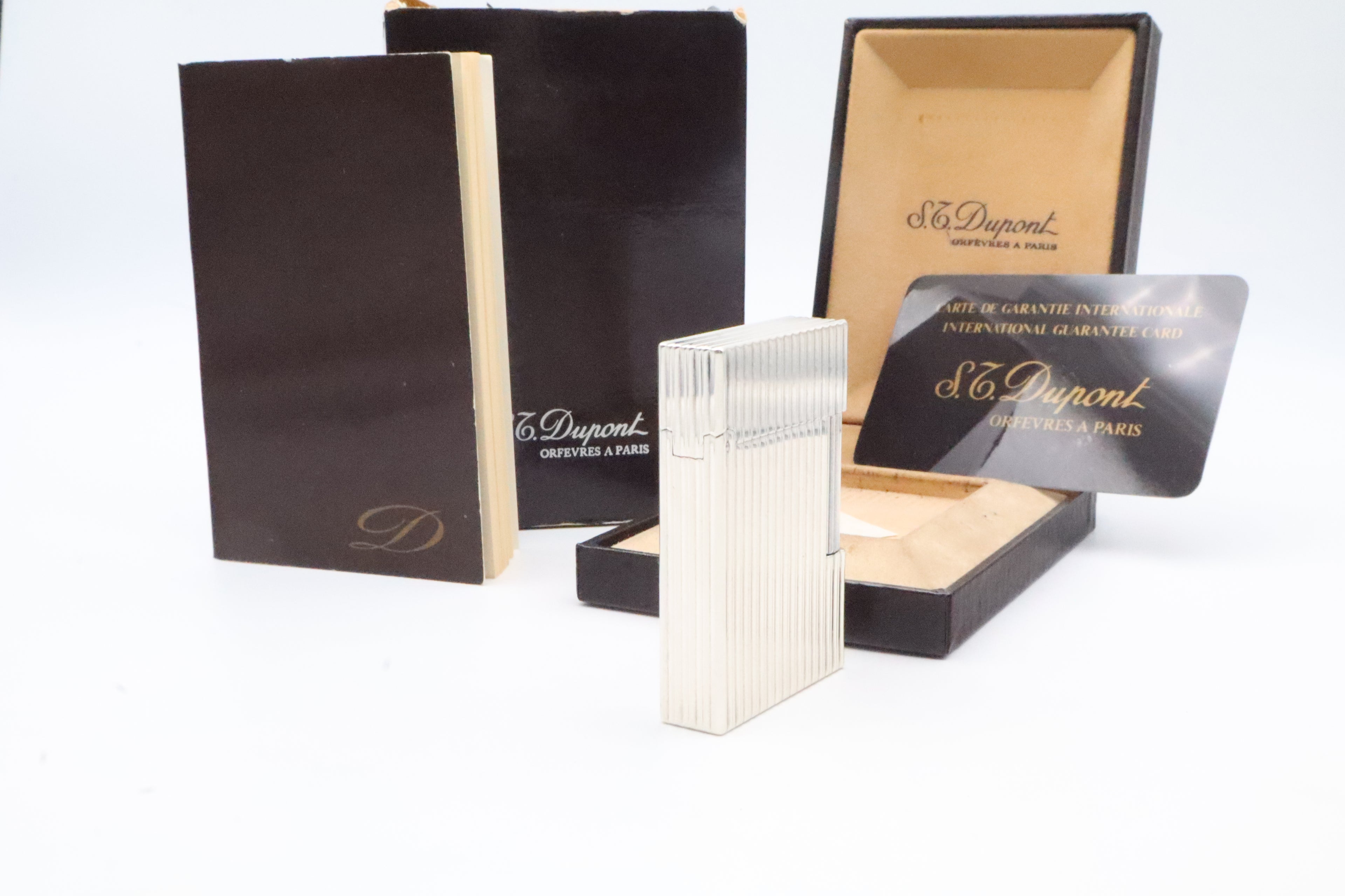 S.T. Dupont Ligne 2 Silver vertical stripes NOS lighter