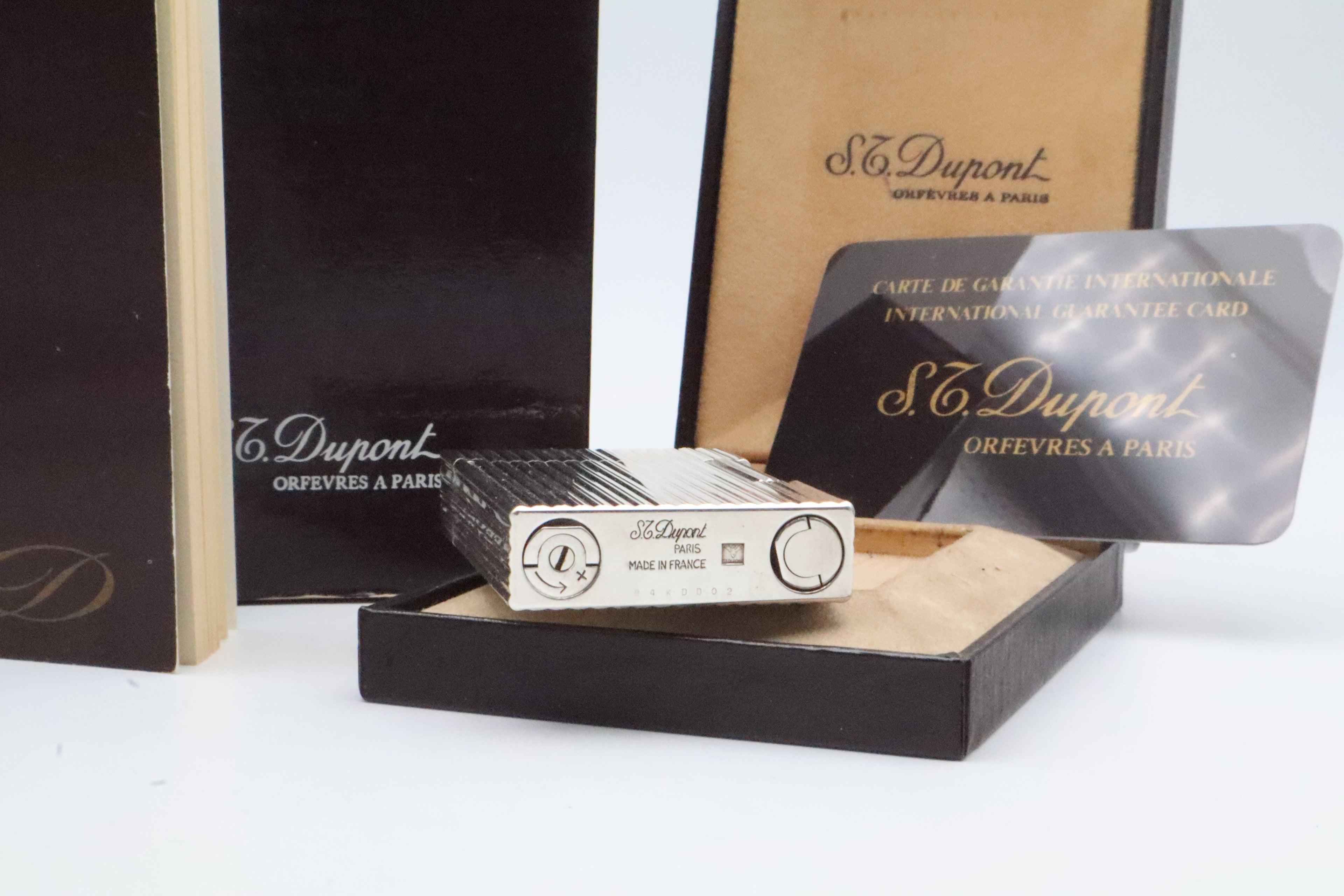 S.T. Dupont Ligne 2 Silver vertical stripes NOS lighter
