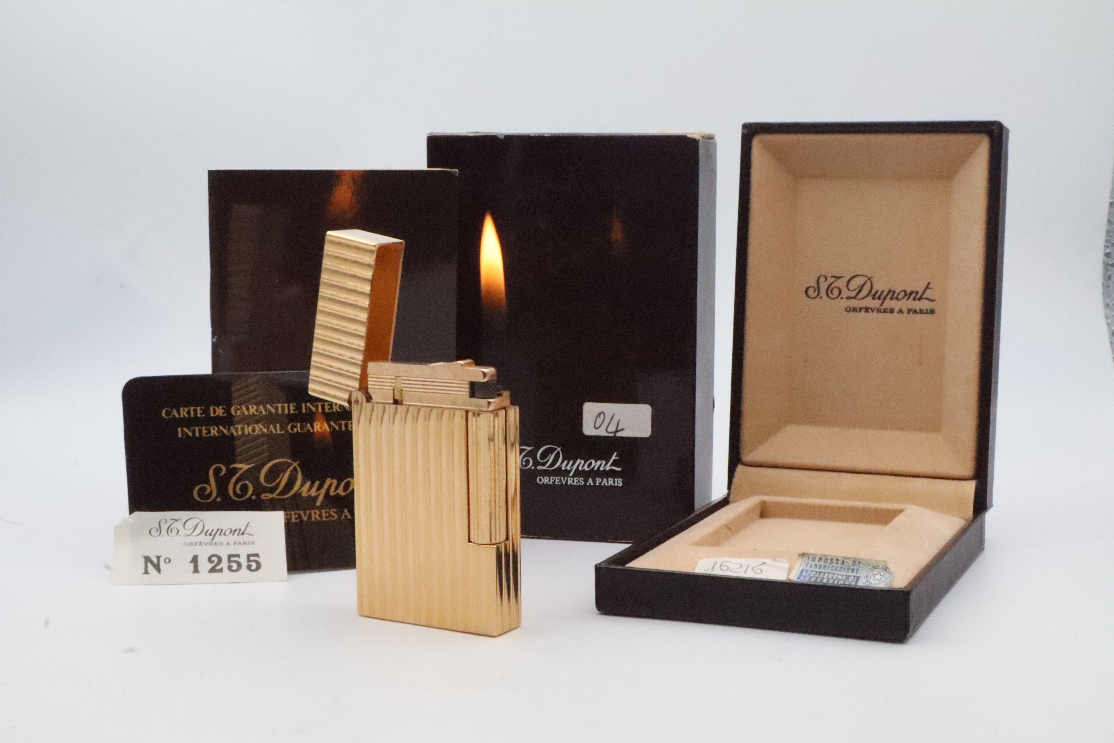 S.T. Dupont Ligne 2 gold vertical stripes NOS lighter