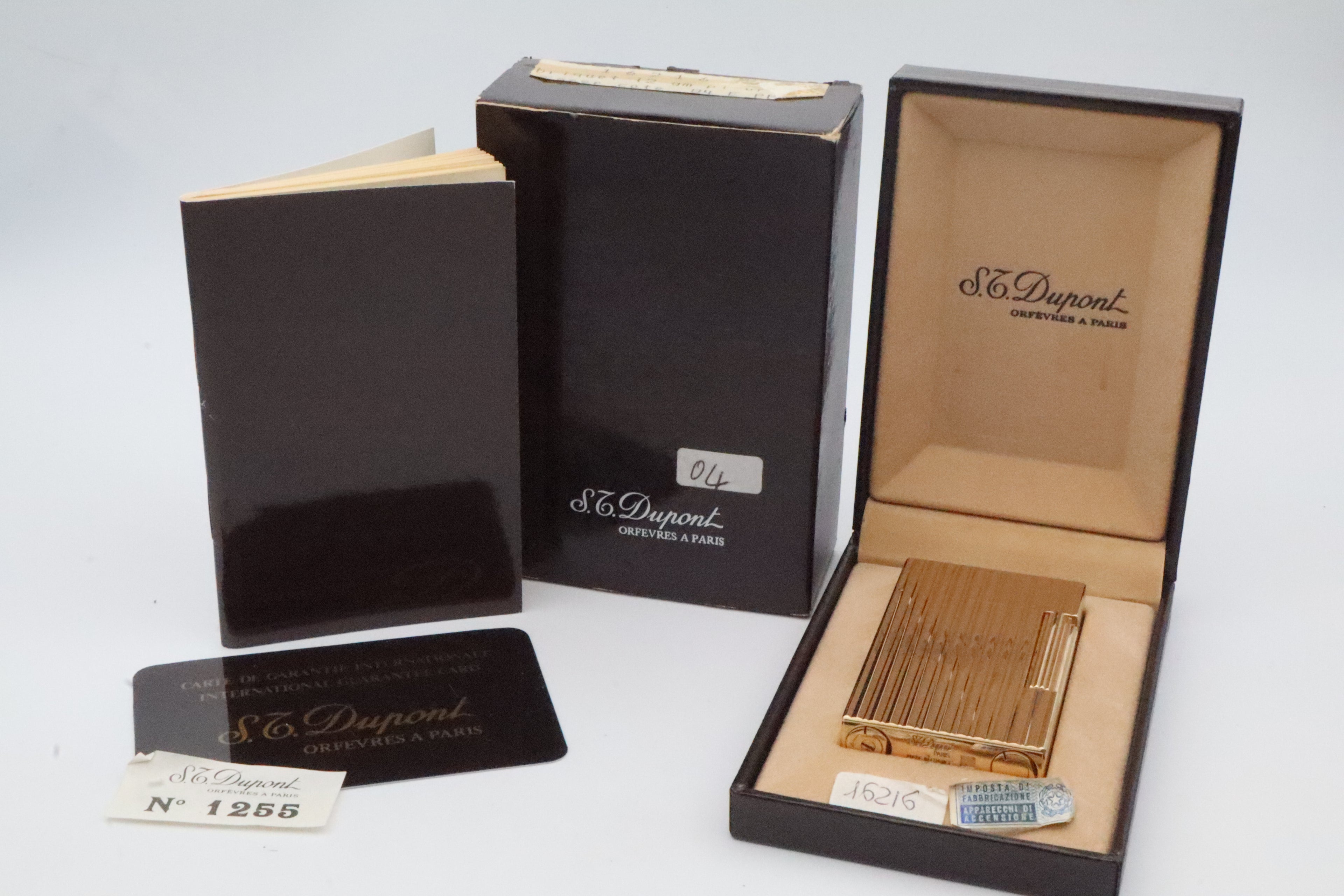 S.T. Dupont Ligne 2 gold vertical stripes NOS lighter