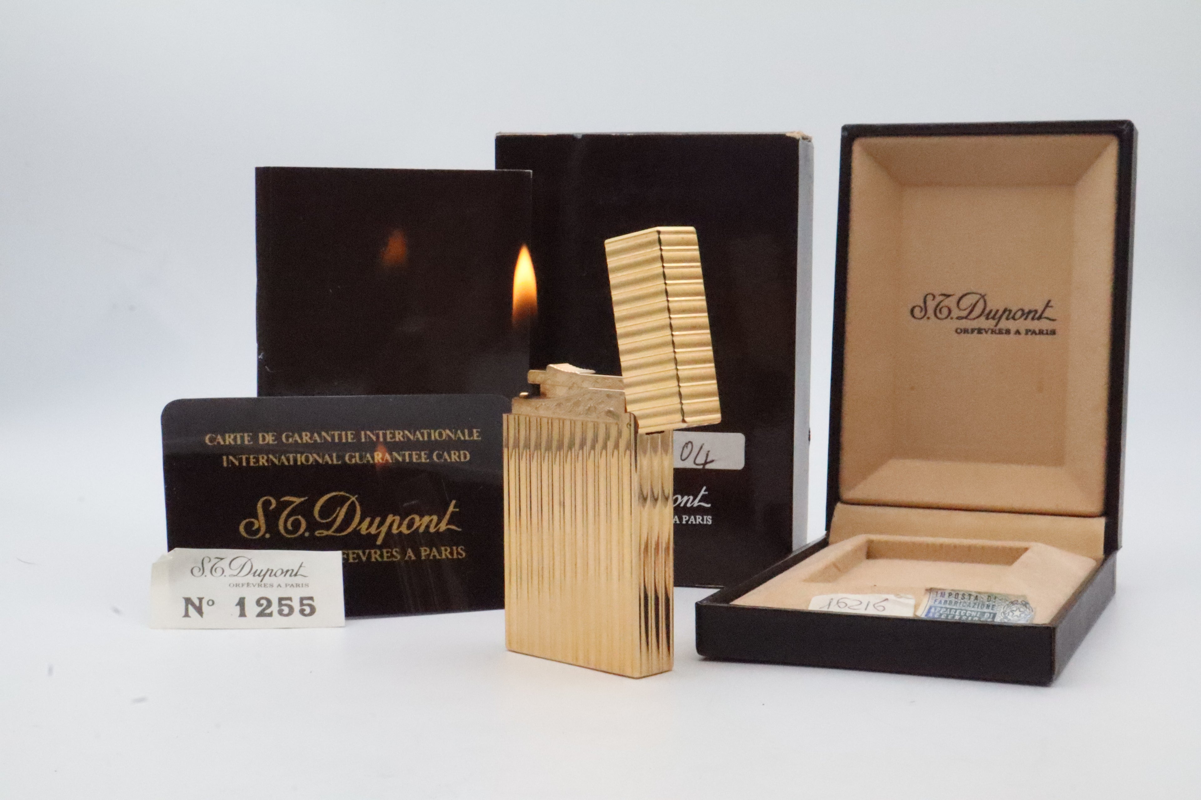 S.T. Dupont Ligne 2 gold vertical stripes NOS lighter