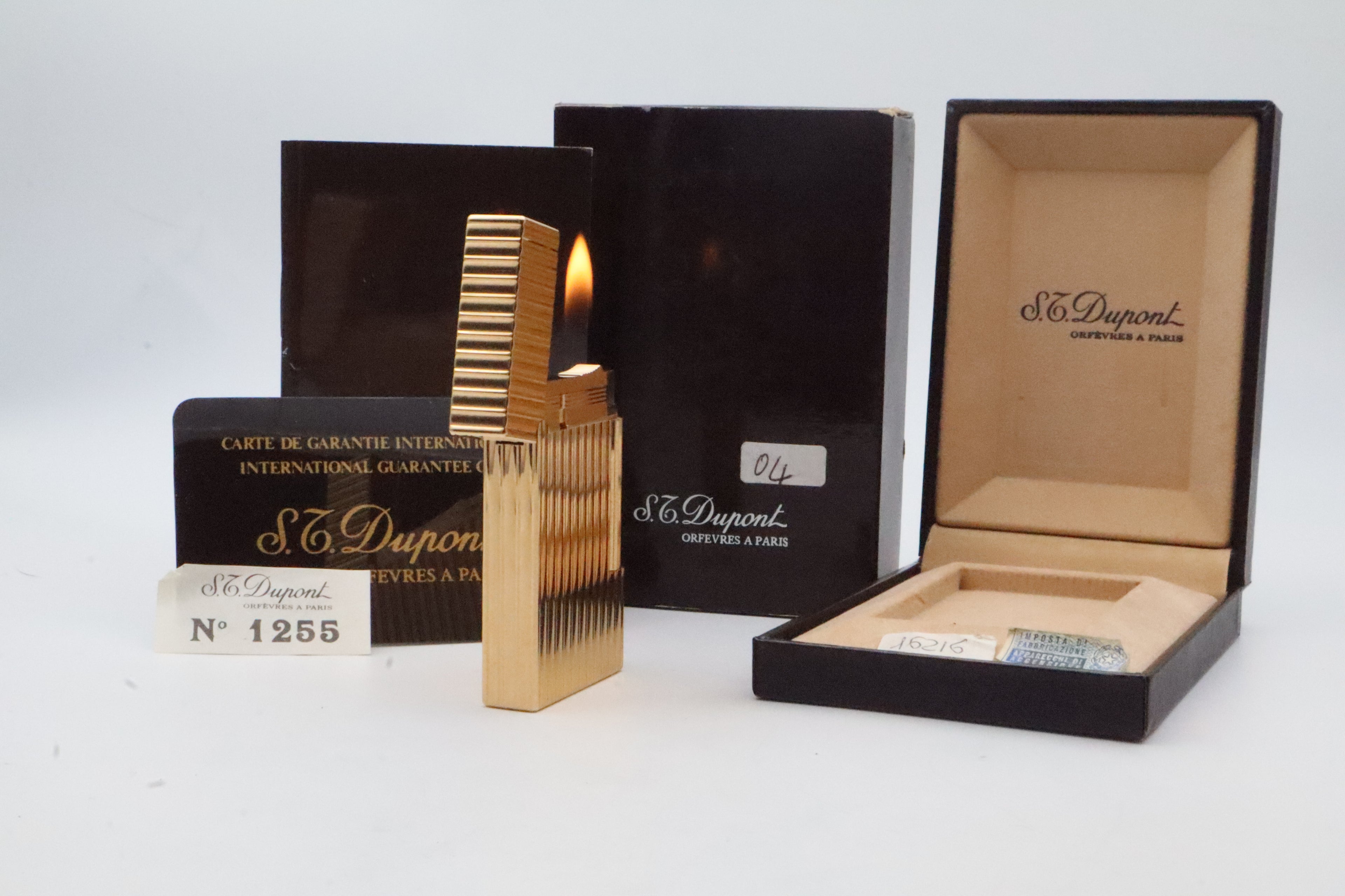 S.T. Dupont Ligne 2 gold vertical stripes NOS lighter