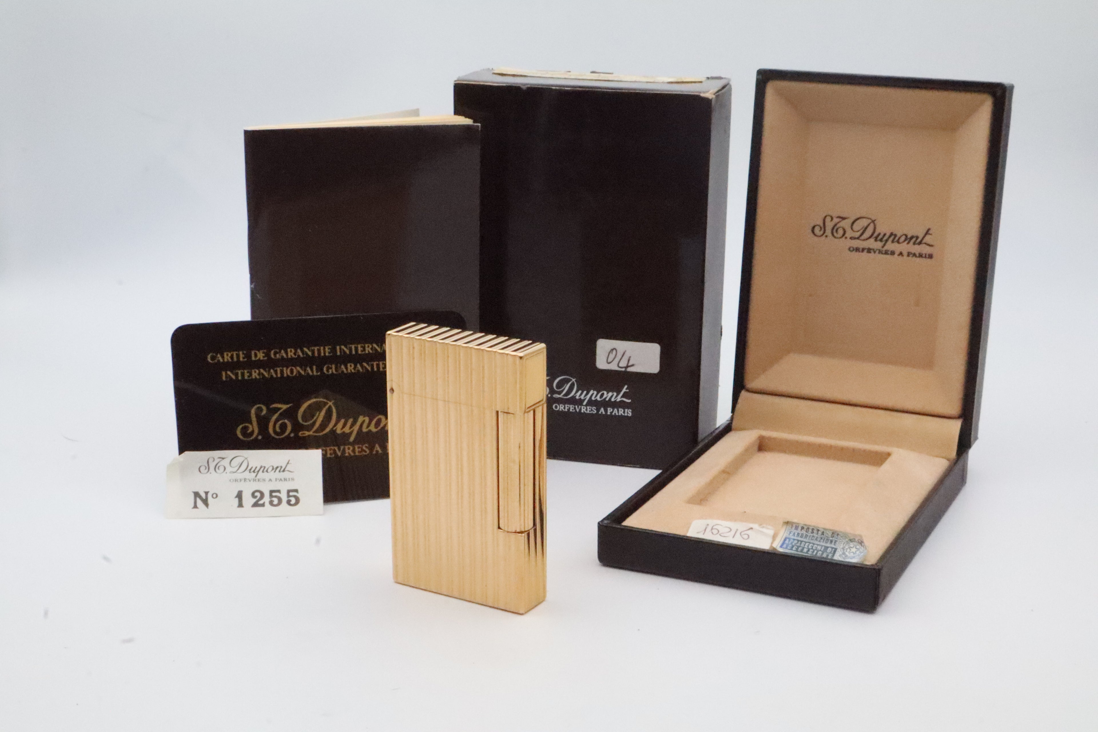 S.T. Dupont Ligne 2 gold vertical stripes NOS lighter
