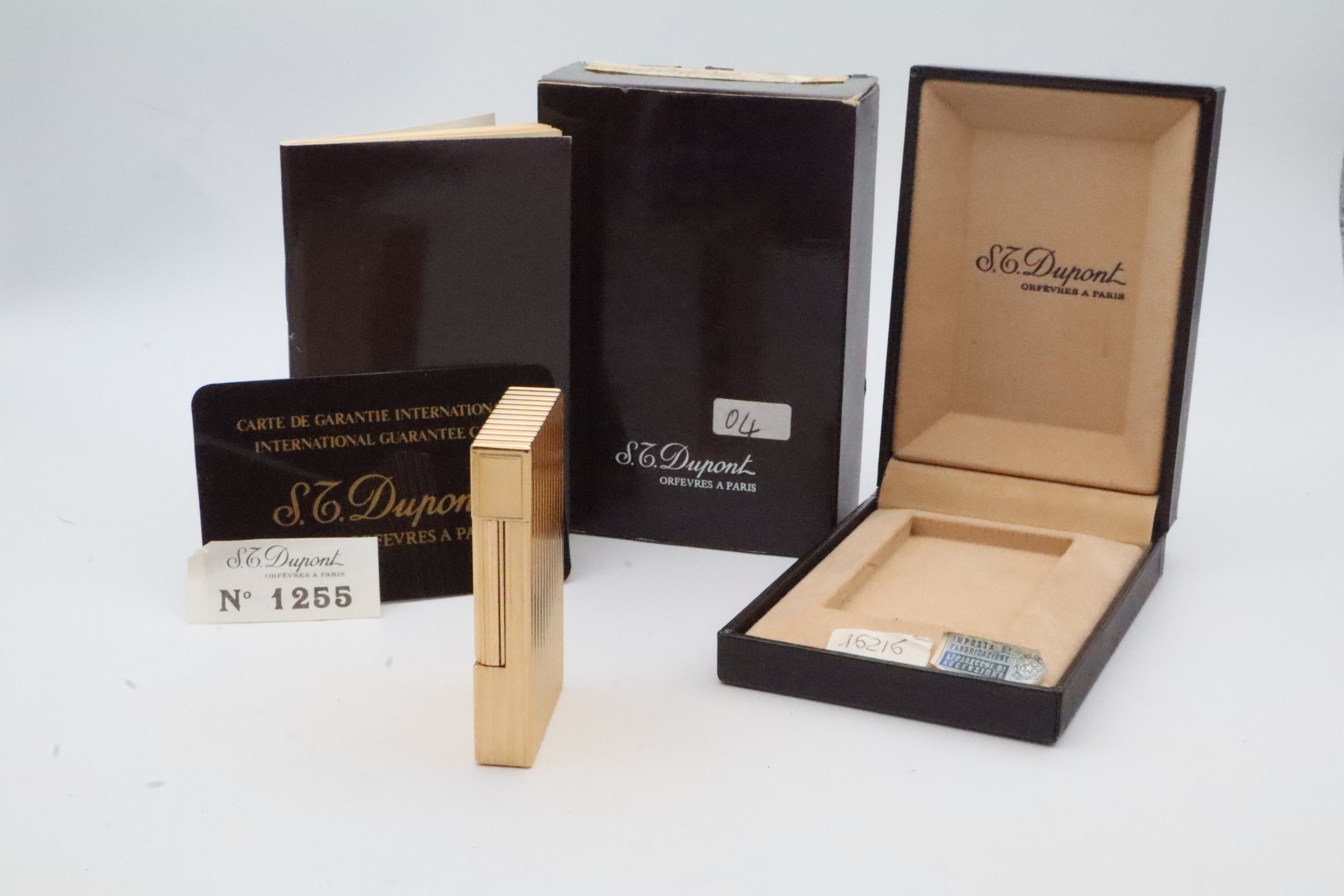 S.T. Dupont Ligne 2 gold vertical stripes NOS lighter