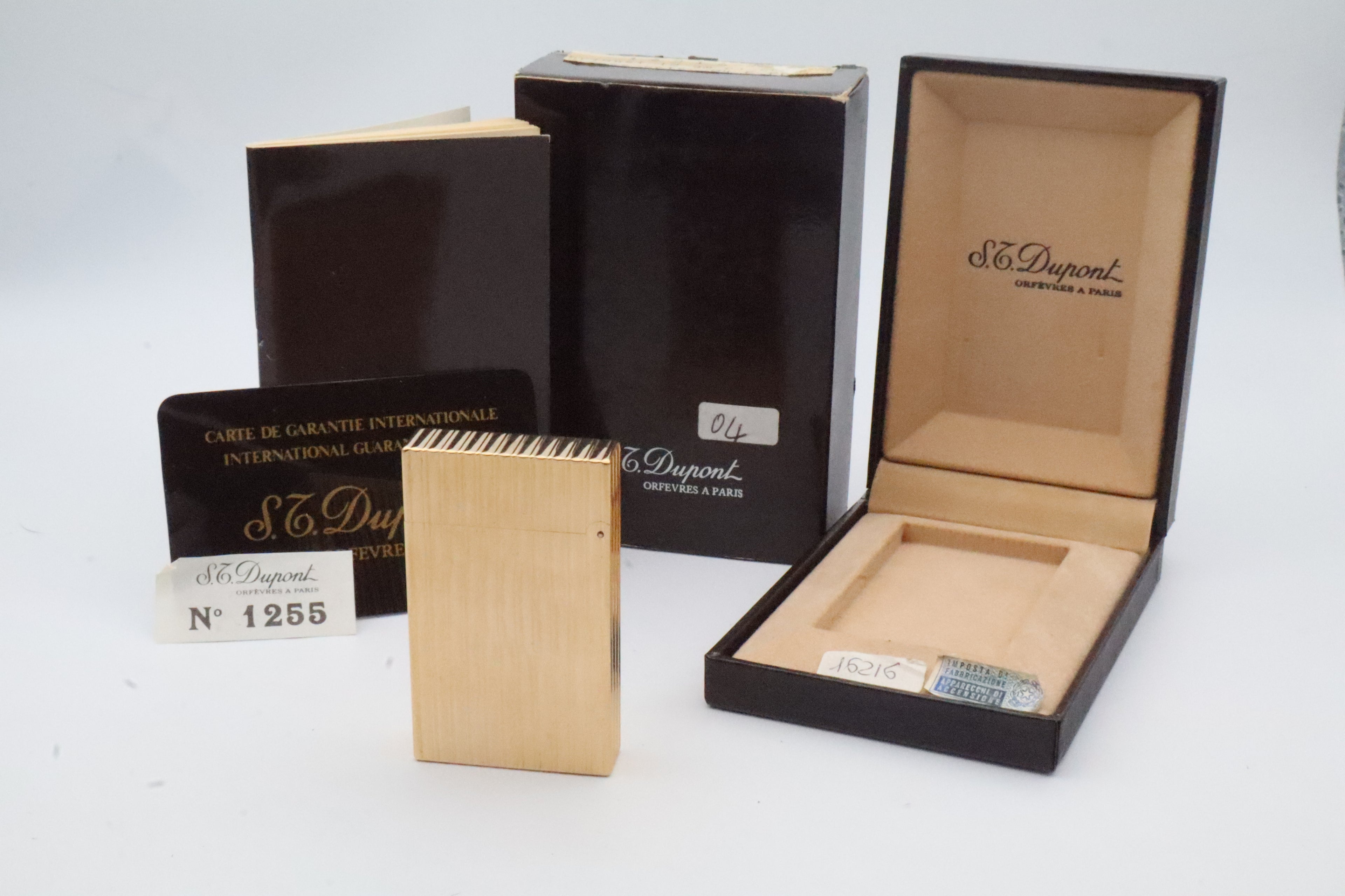 S.T. Dupont Ligne 2 gold vertical stripes NOS lighter