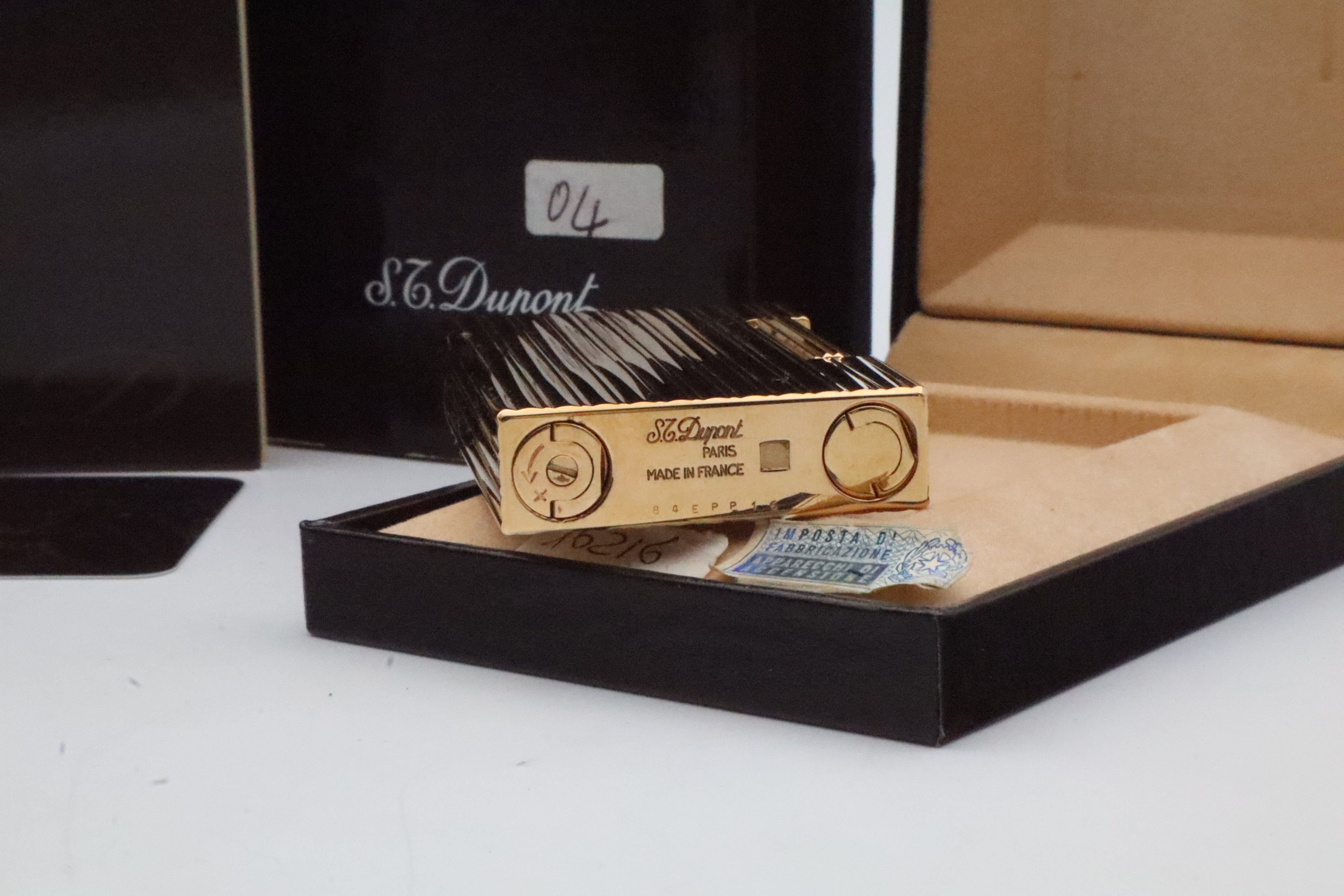 S.T. Dupont Ligne 2 gold vertical stripes NOS lighter