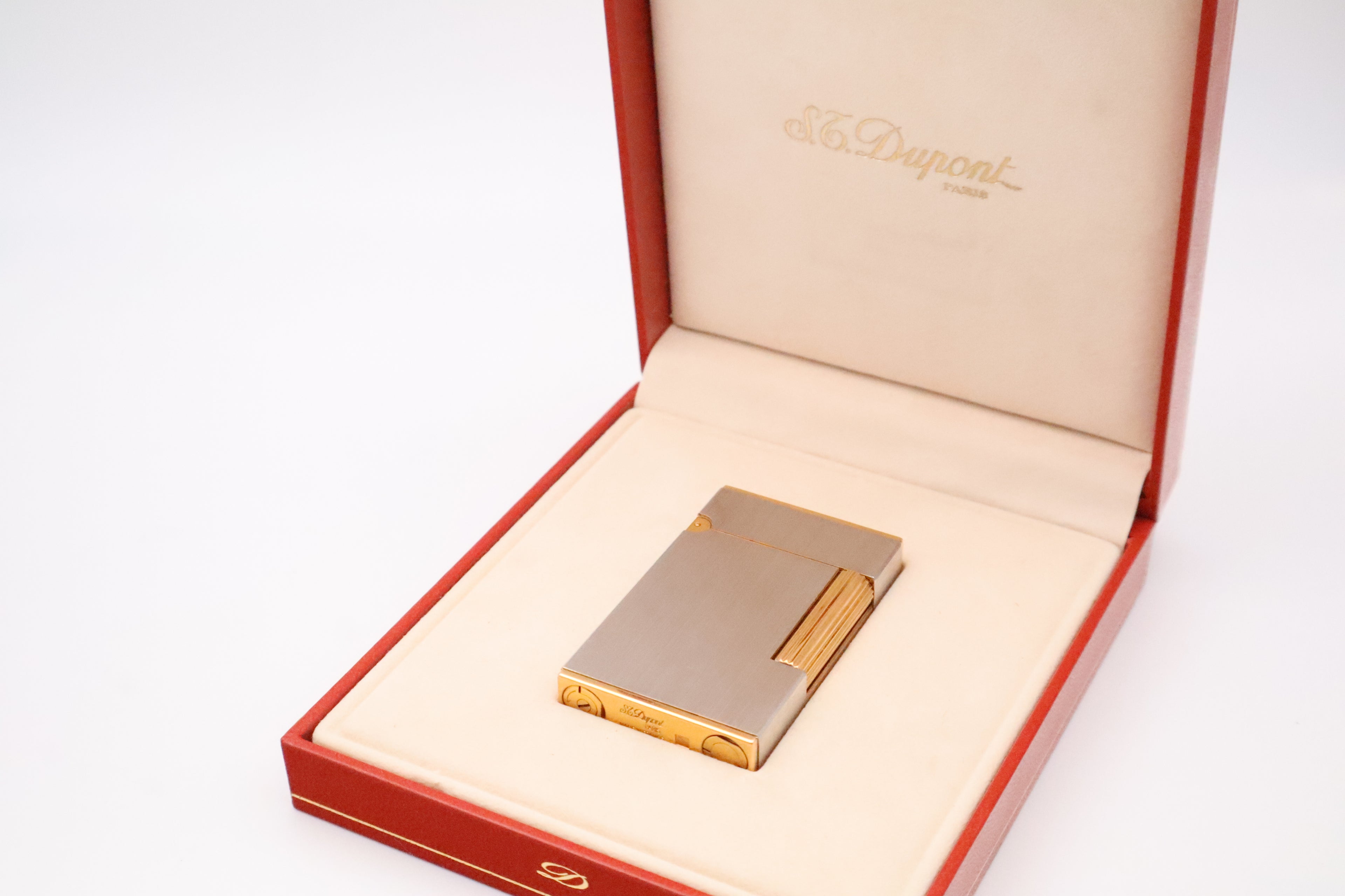 Vintage 1990s S.T. Dupont Ligne 2 Grand Modele brushed silver lighter with box