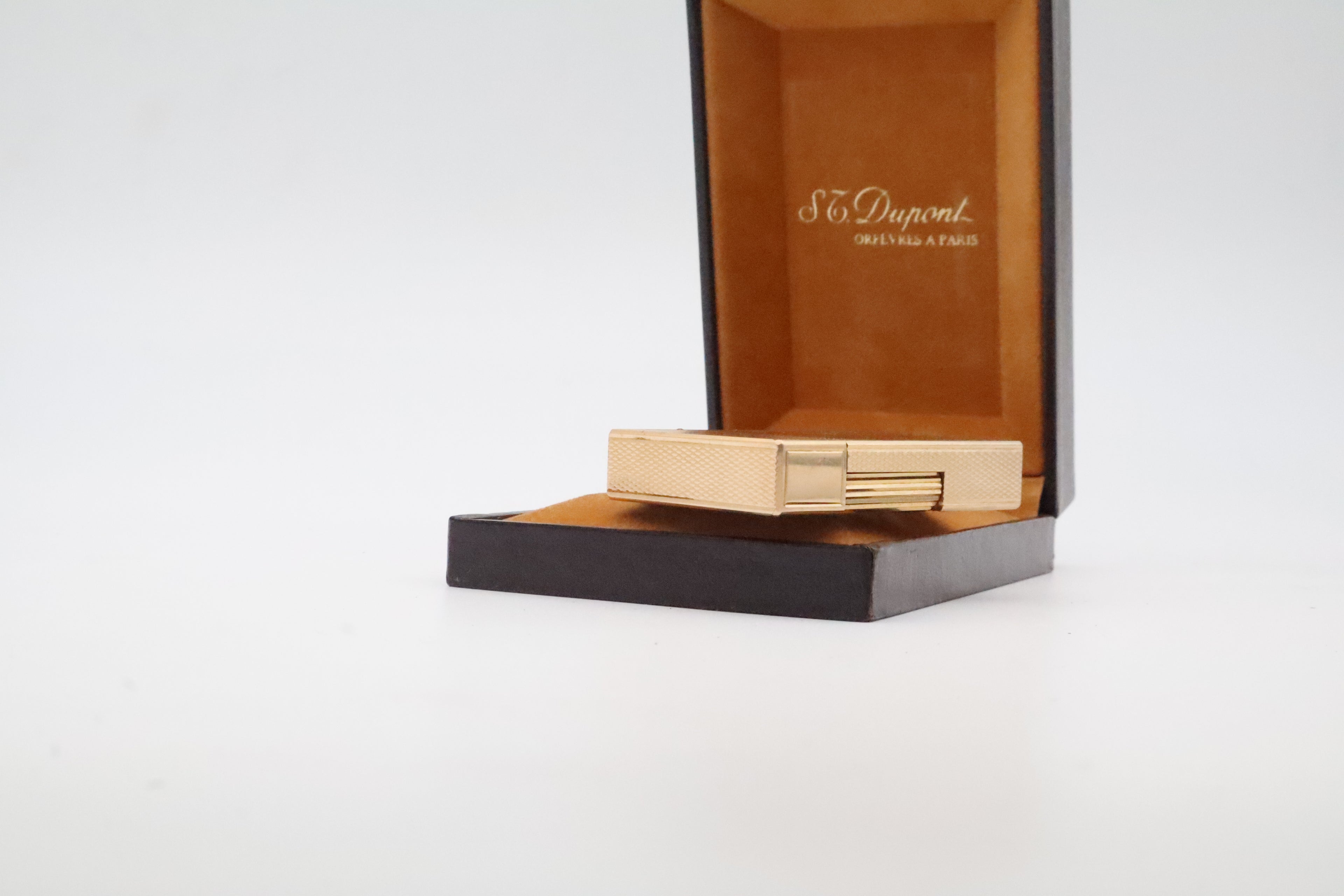 S.T. Dupont Ligne 2 Petit Modele small gold lighter with barleycorn pattern and original box