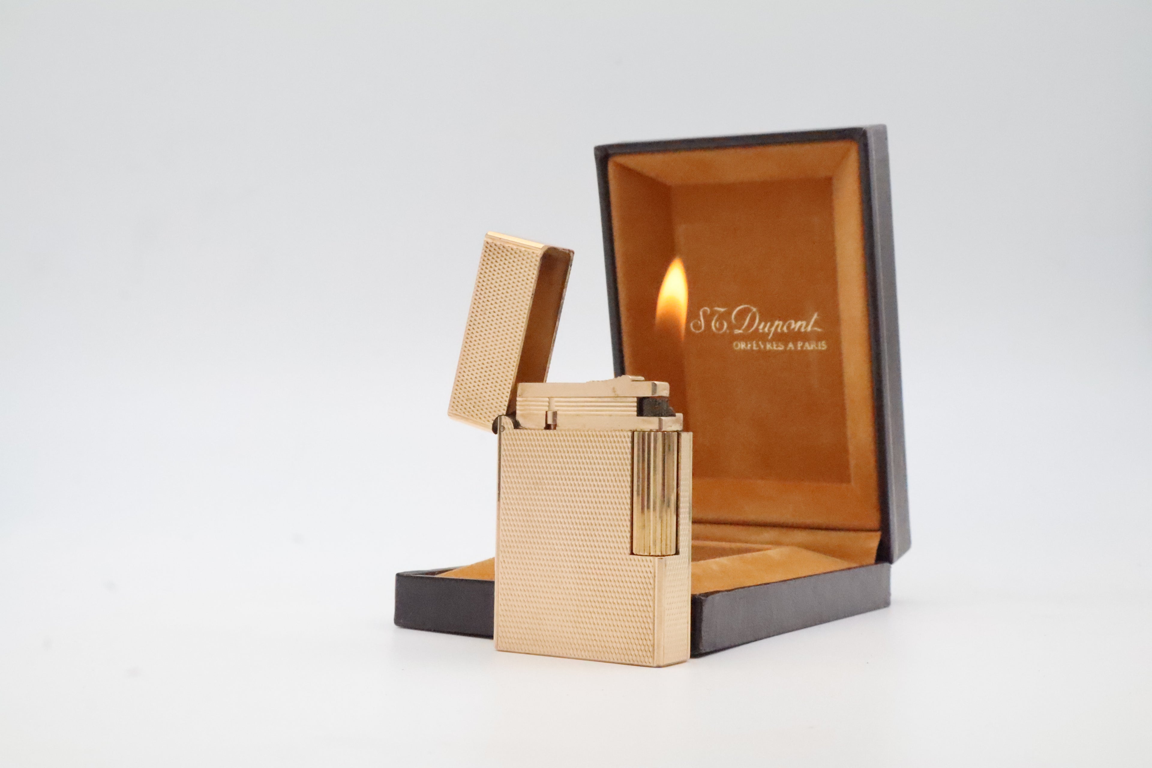 S.T. Dupont Ligne 2 Petit Modele small gold lighter with barleycorn pattern and original box