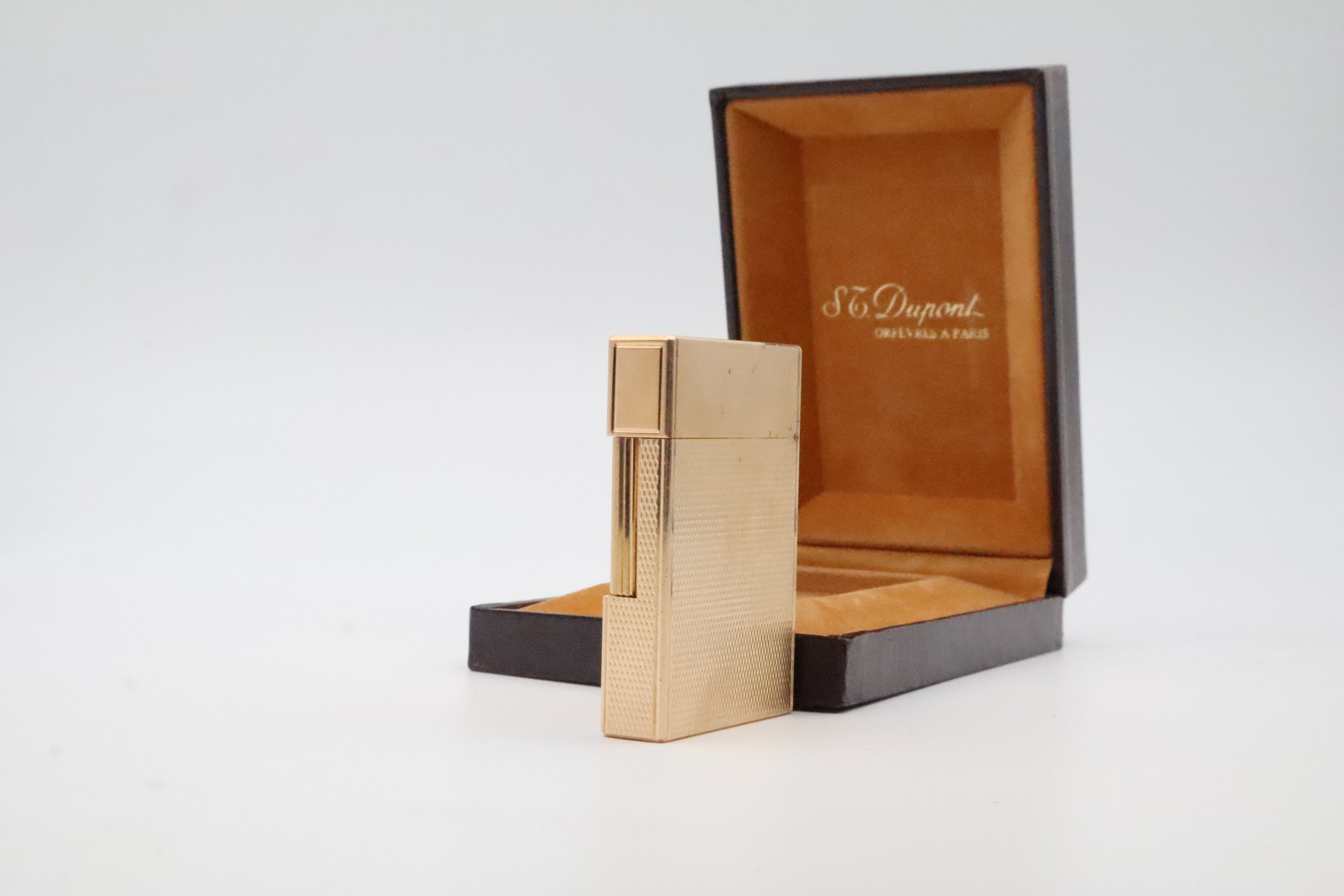 S.T. Dupont Ligne 2 Petit Modele small gold lighter with barleycorn pattern and original box