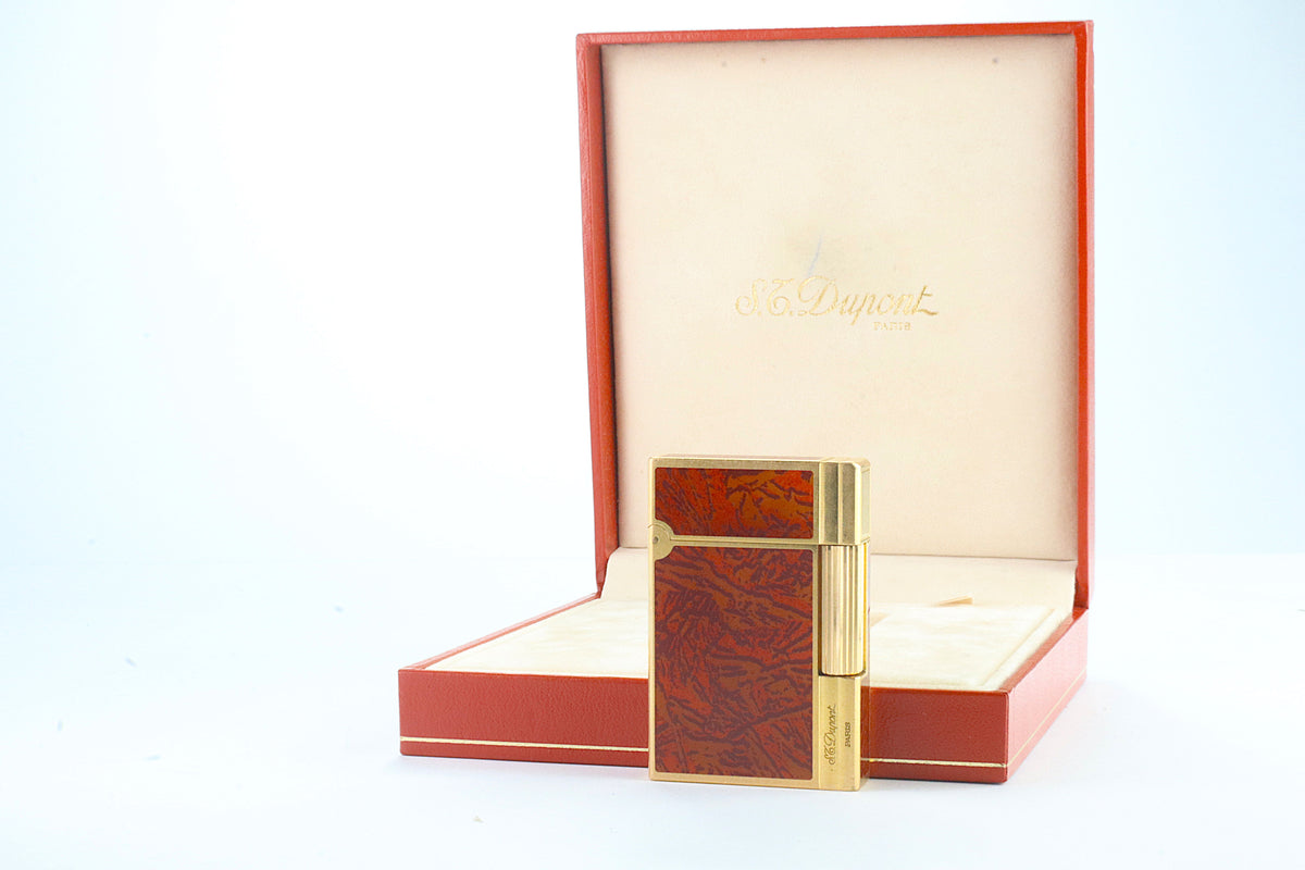 S.T. Dupont Gatsby lighter in marbled red laque de chine with gold plated trim, in its original red box