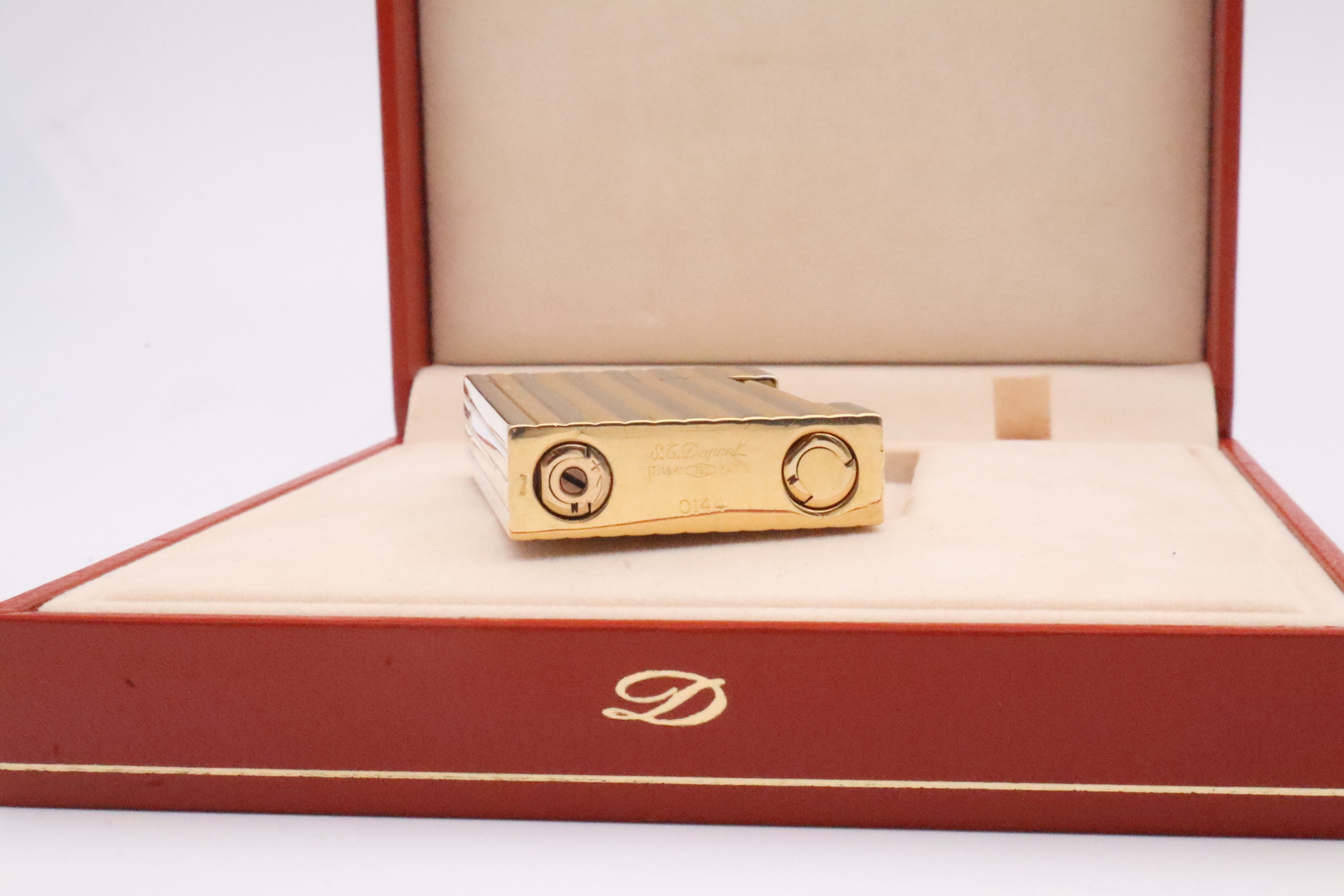 Unique Solid 18k Gold S.T. Dupont Ligne D lighter